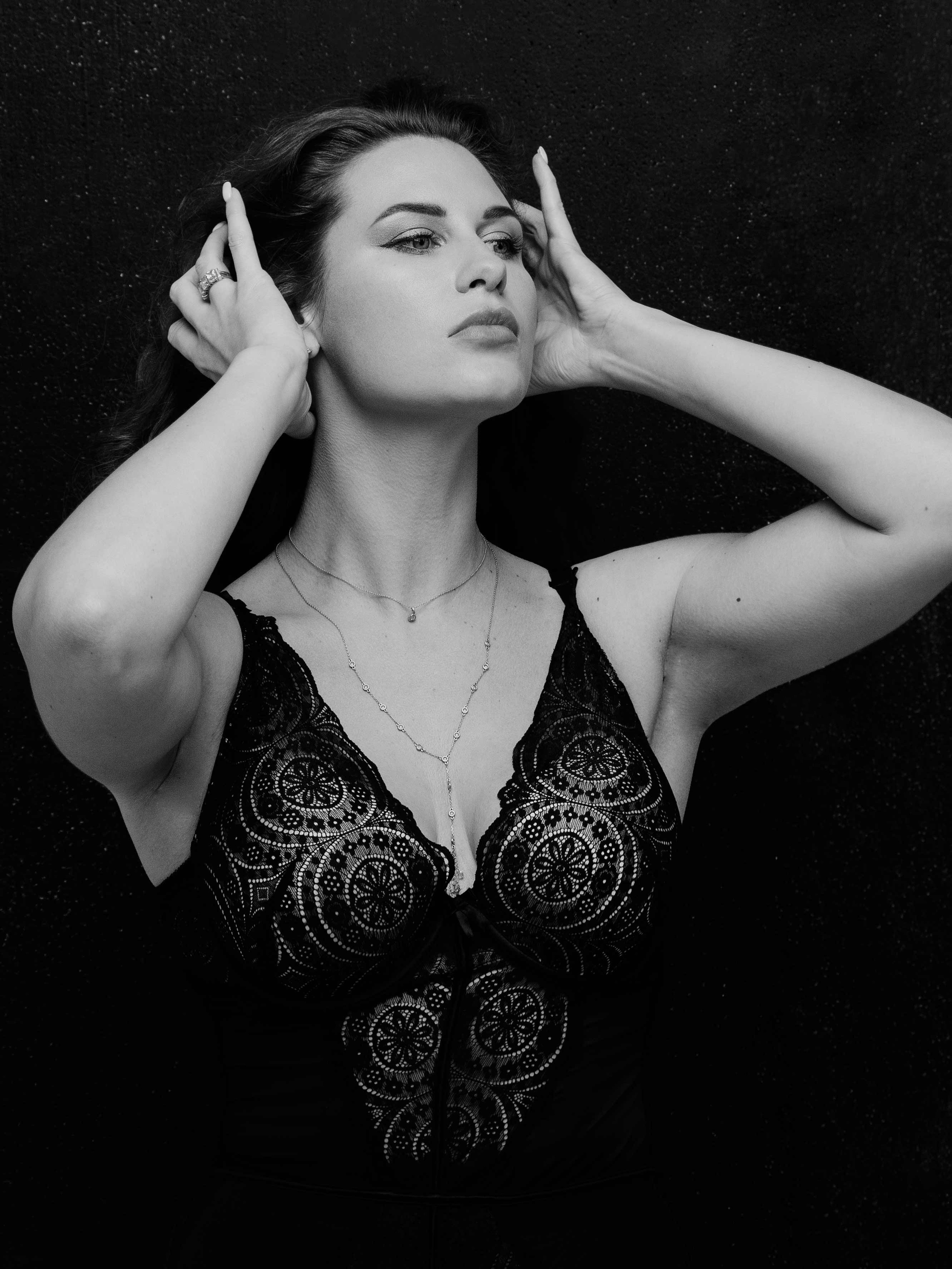 Фотосессия девушки в студии в ч/б. Маруся Машкова • Фотограф в Москве
