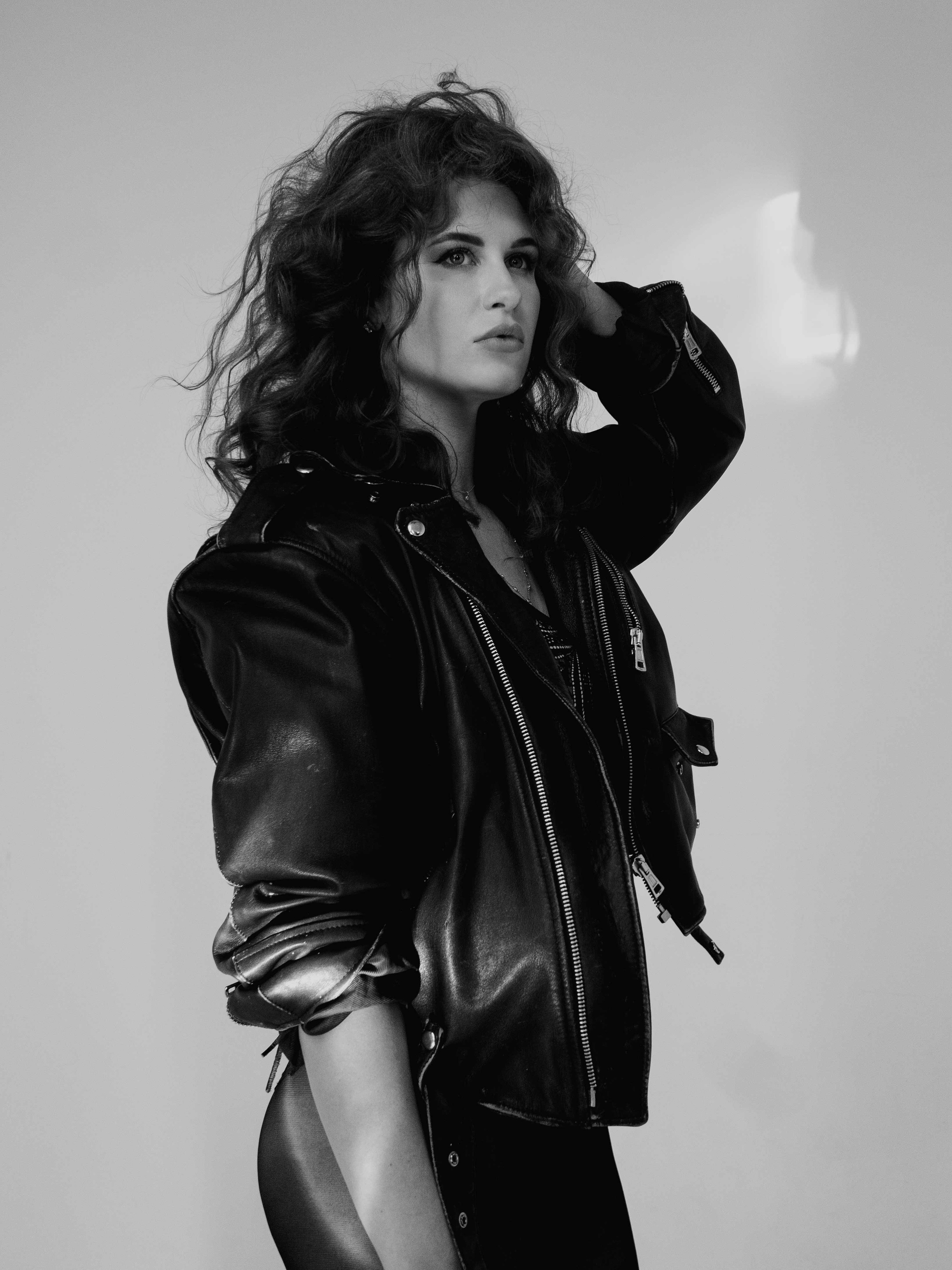 Фотосессия девушки в студии в ч/б. Маруся Машкова • Фотограф в Москве