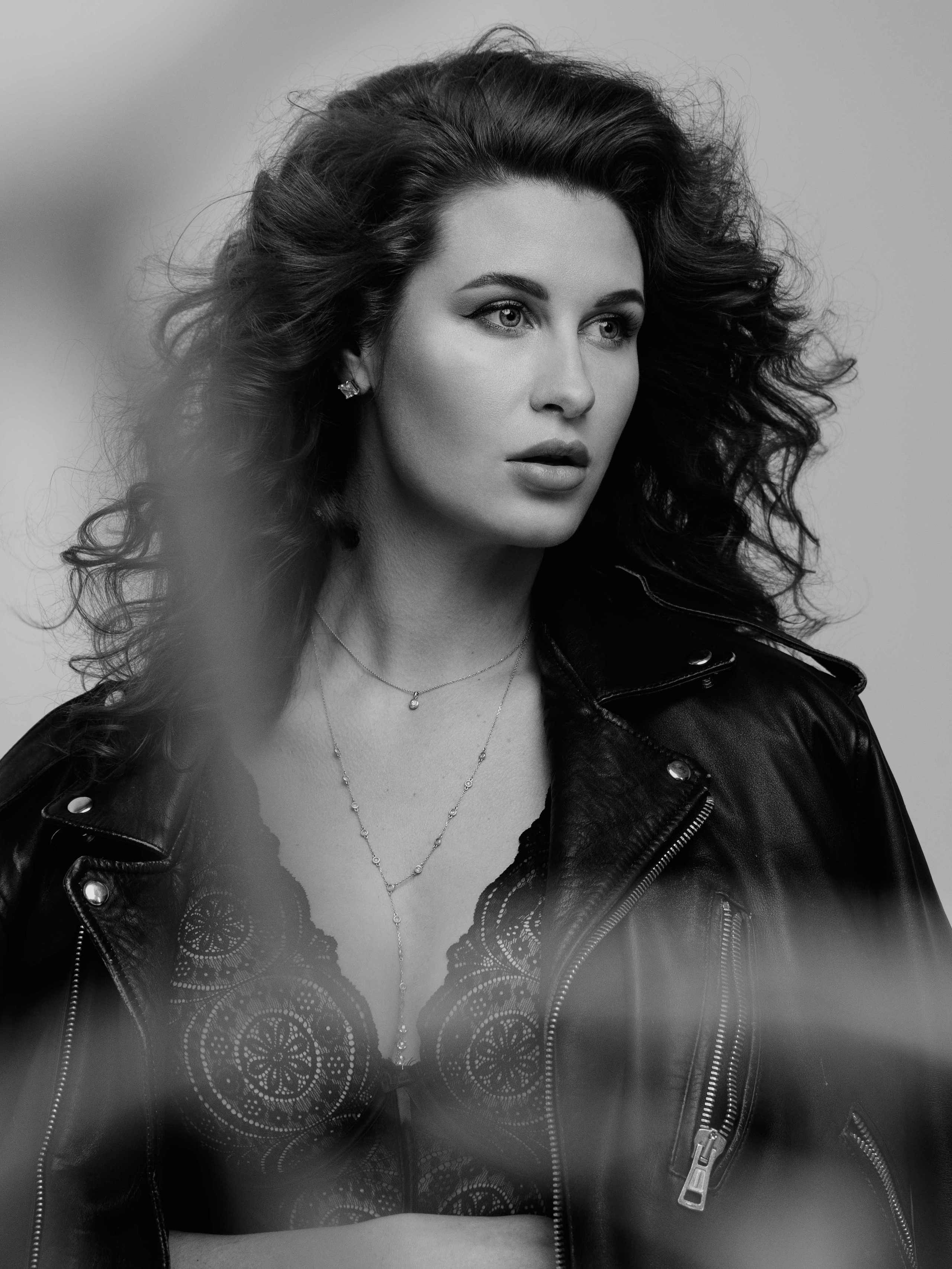 Фотосессия девушки в студии в ч/б. Маруся Машкова • Фотограф в Москве