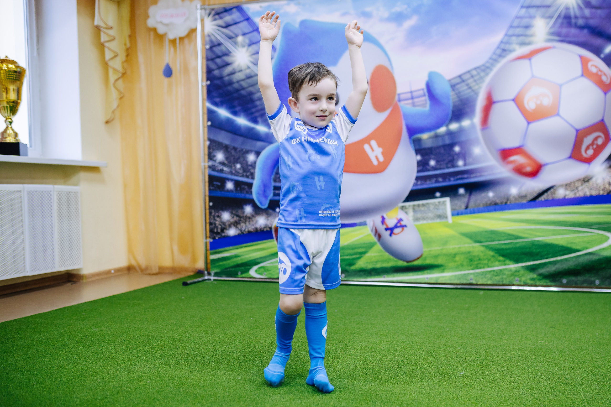 Фотосессия с кубком в детских садах г. Магнитогорска. Денис Прохоров Фотограф в г. Магнитогорск