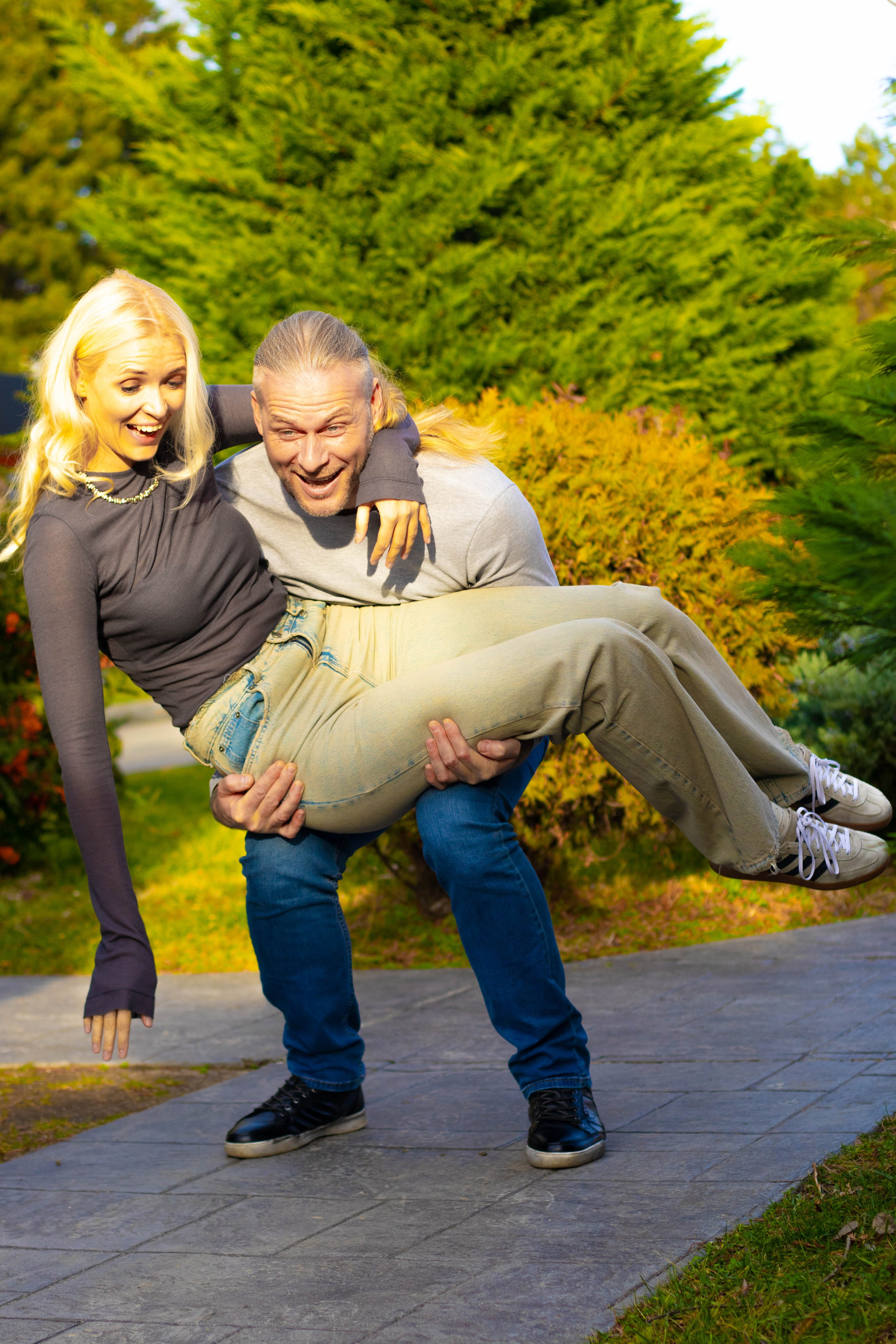 «Влюбленные в городе». Уличный фотограф Города N