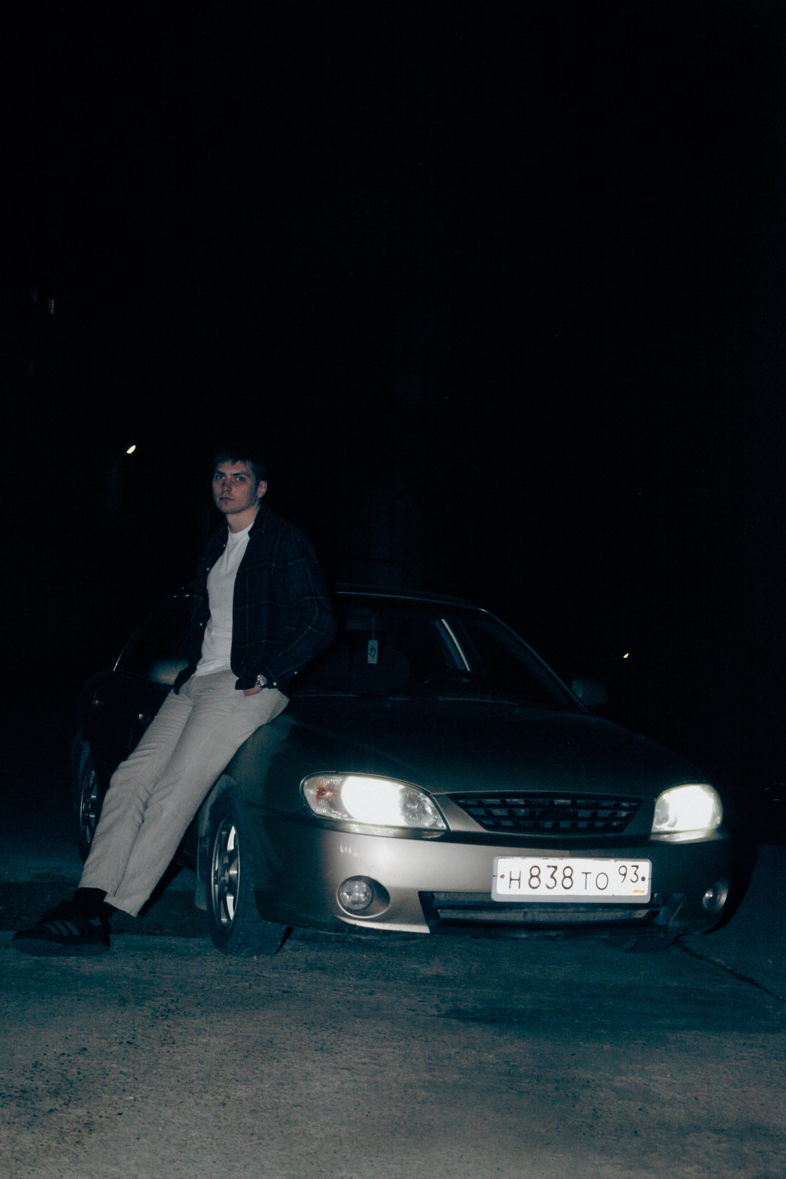 «Затянутая тишина: воспоминания прошлой жизни». Уличный фотограф Города N