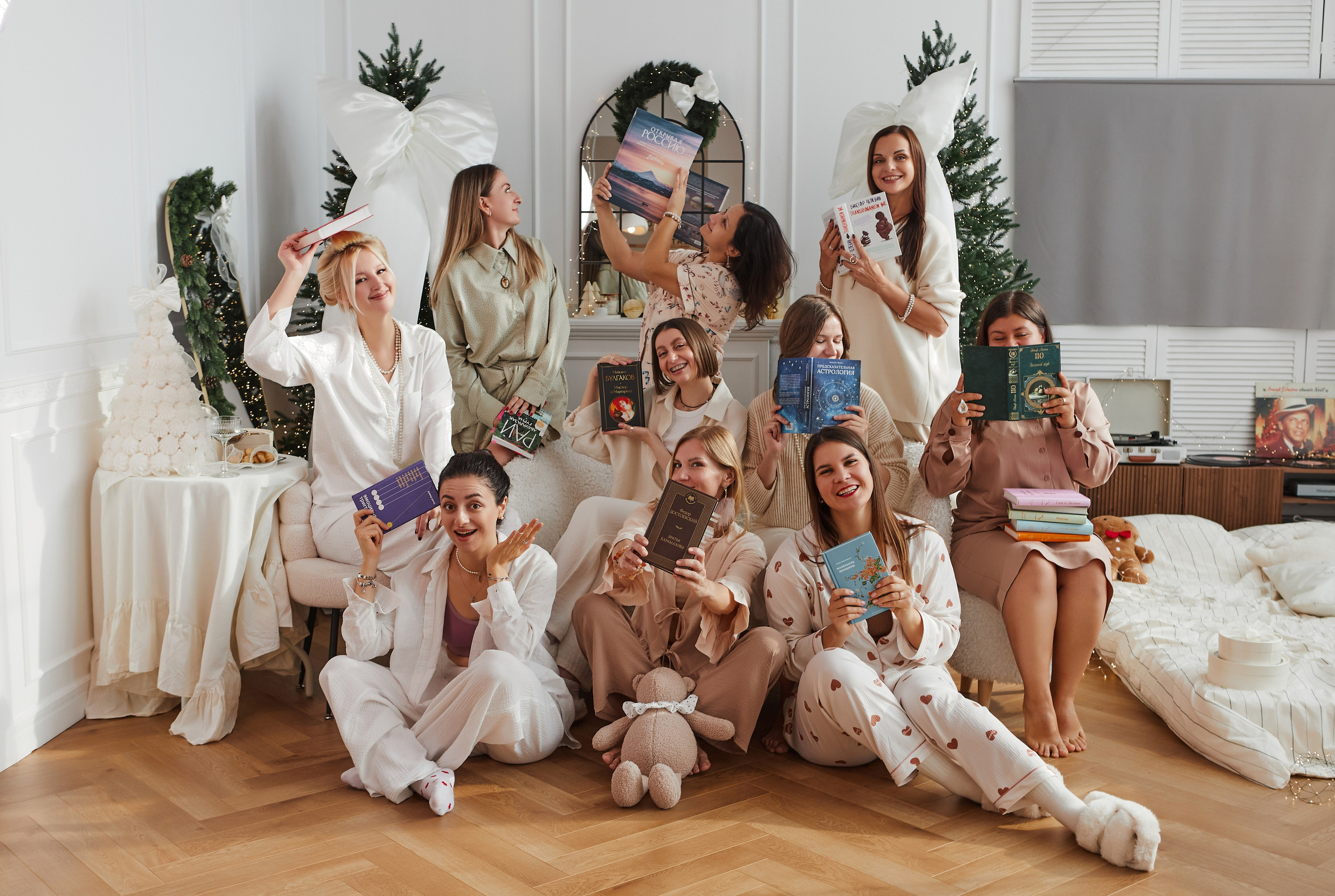 Книжный клуб Онегин Новый год. Свадебный и семейный фотограф в Сочи-Красной поляне Ларионова Анна