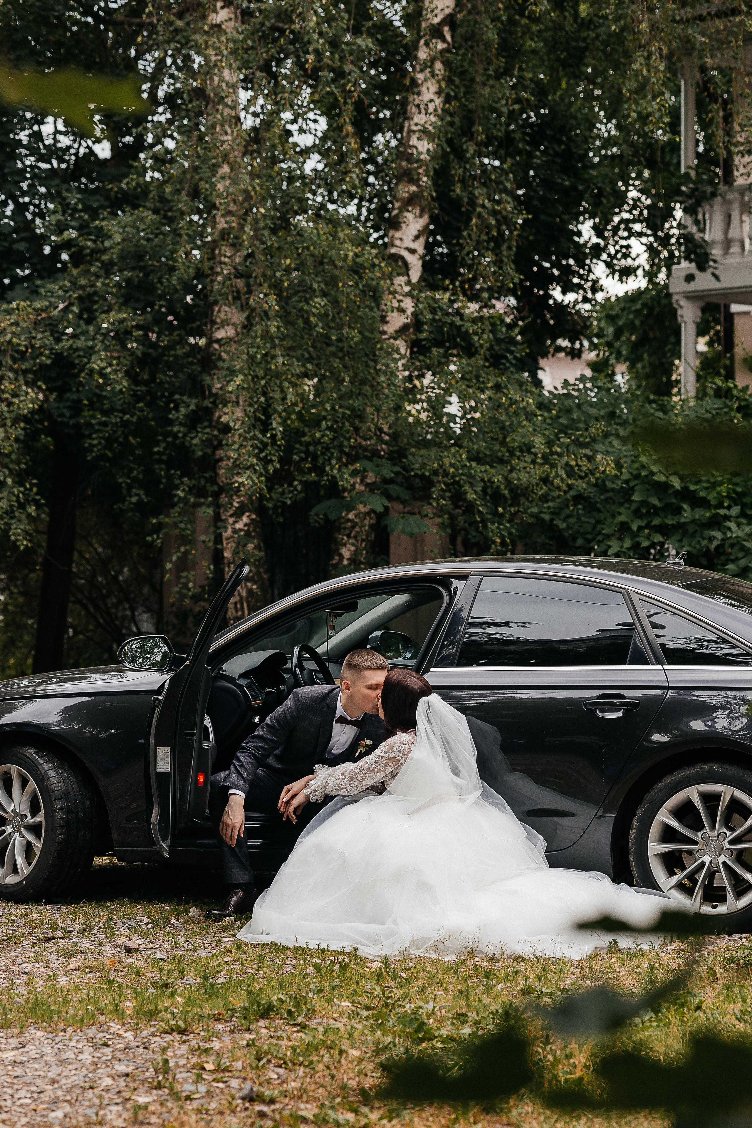 Романтическая встреча пары в отеле. Олег Сверчков | Свадебный фотограф Вологда