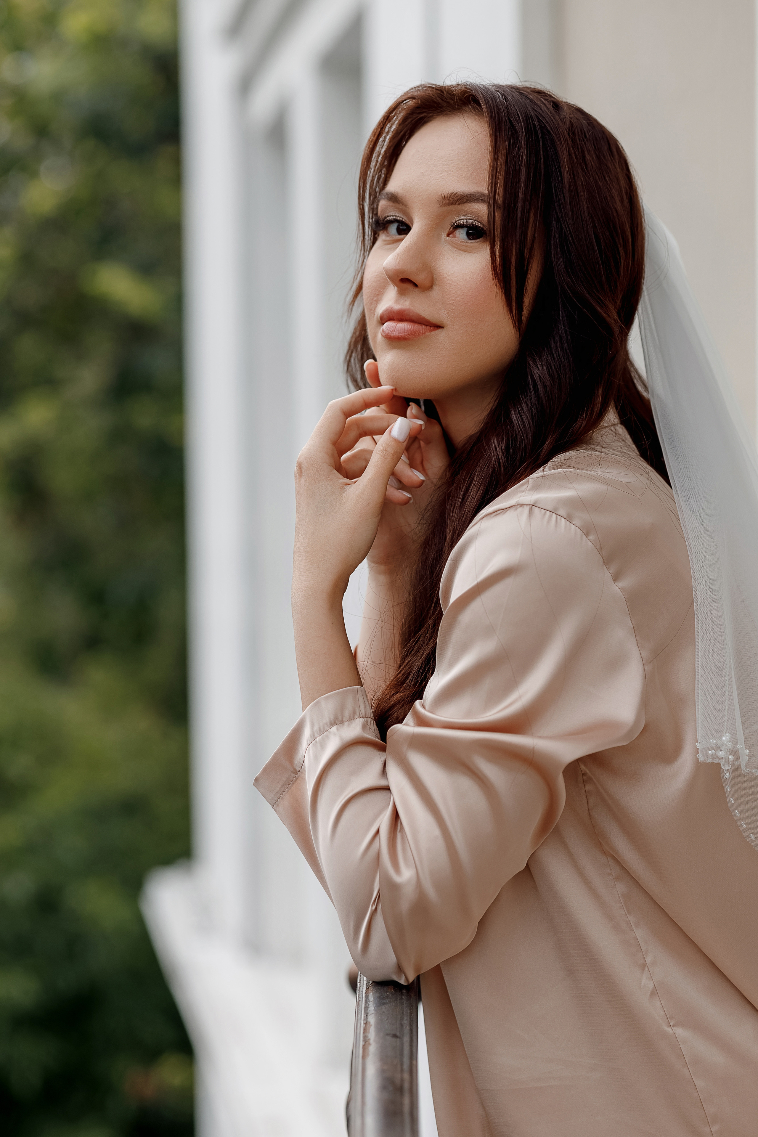 Романтическая встреча пары в отеле. Олег Сверчков | Свадебный фотограф Вологда