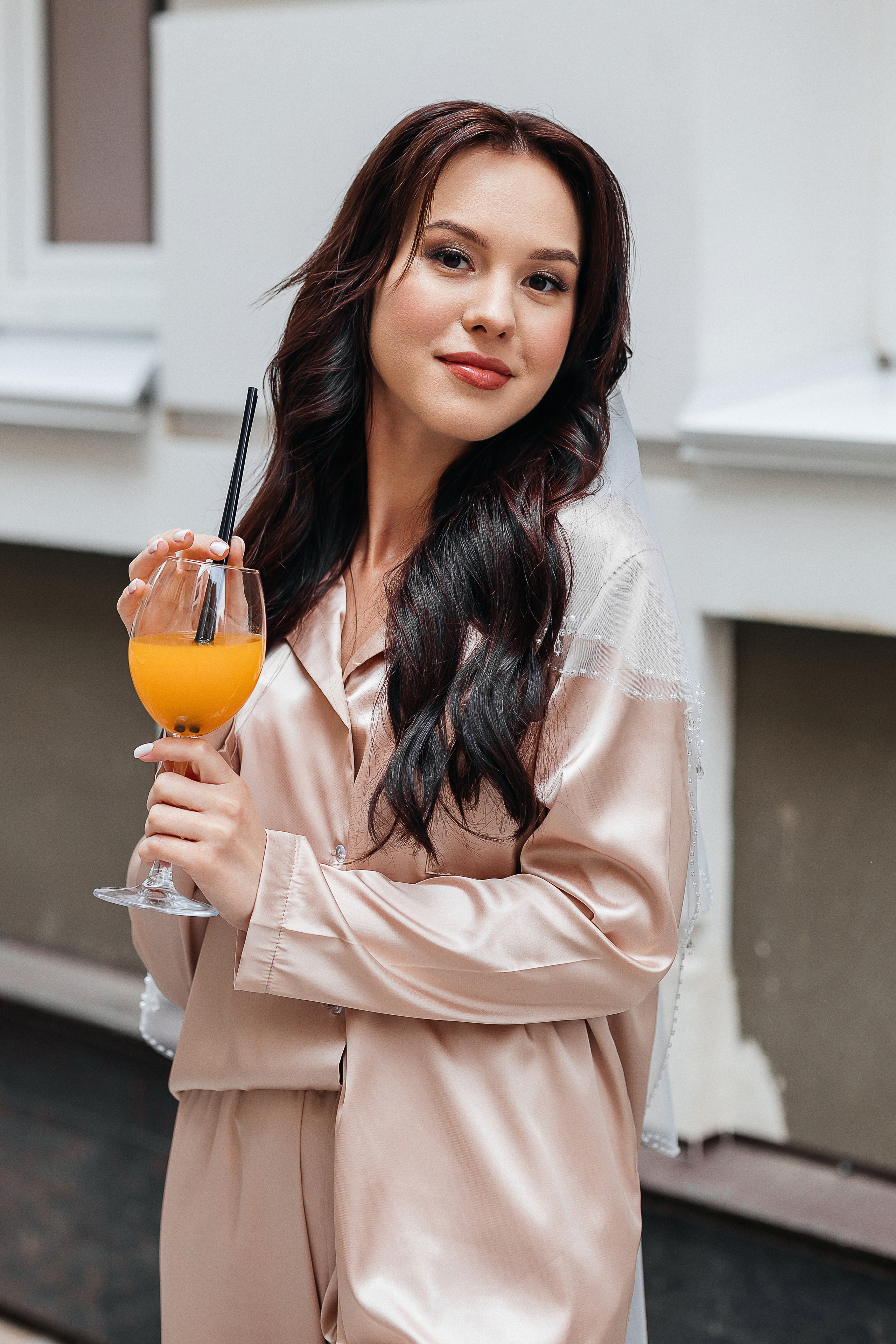 Романтическая встреча пары в отеле. Олег Сверчков | Свадебный фотограф Вологда