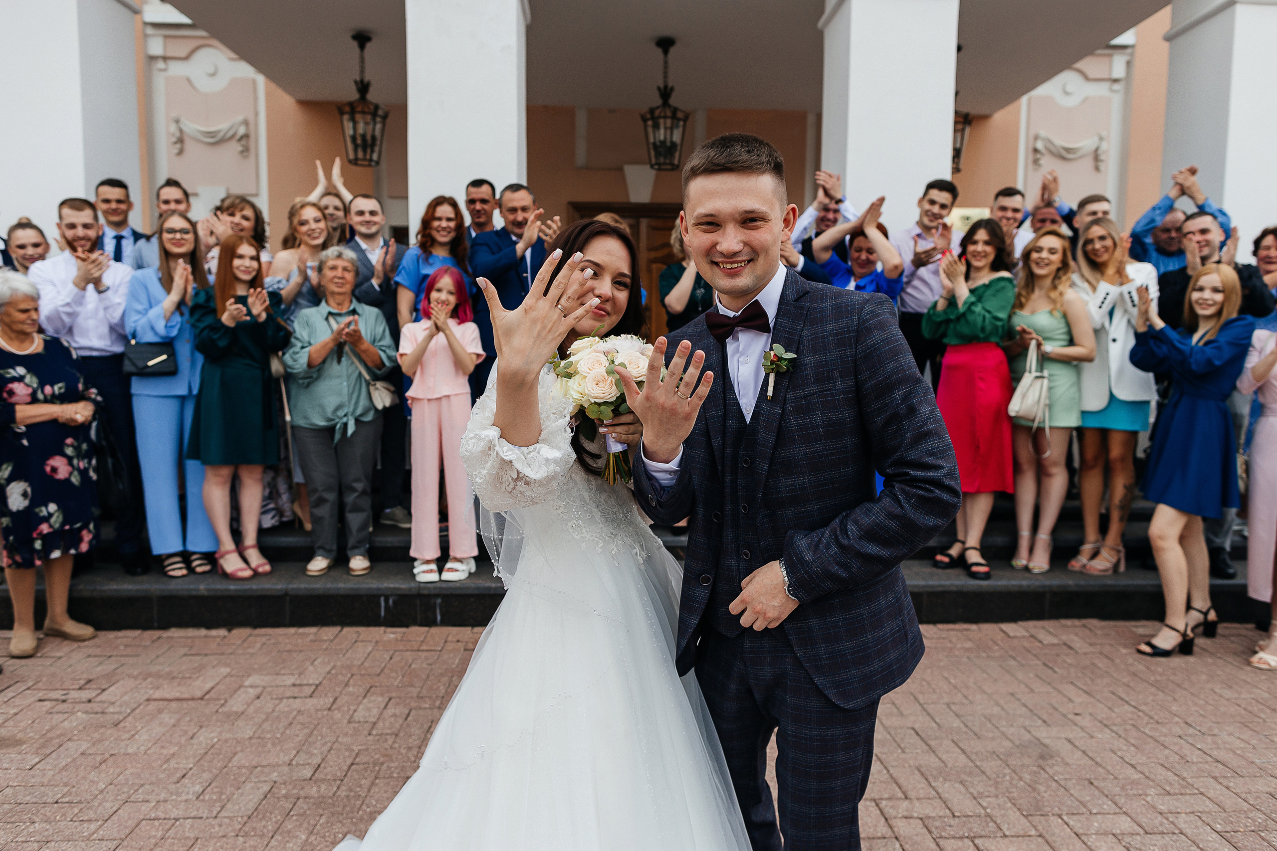 Романтическая встреча пары в отеле. Олег Сверчков | Свадебный фотограф Вологда