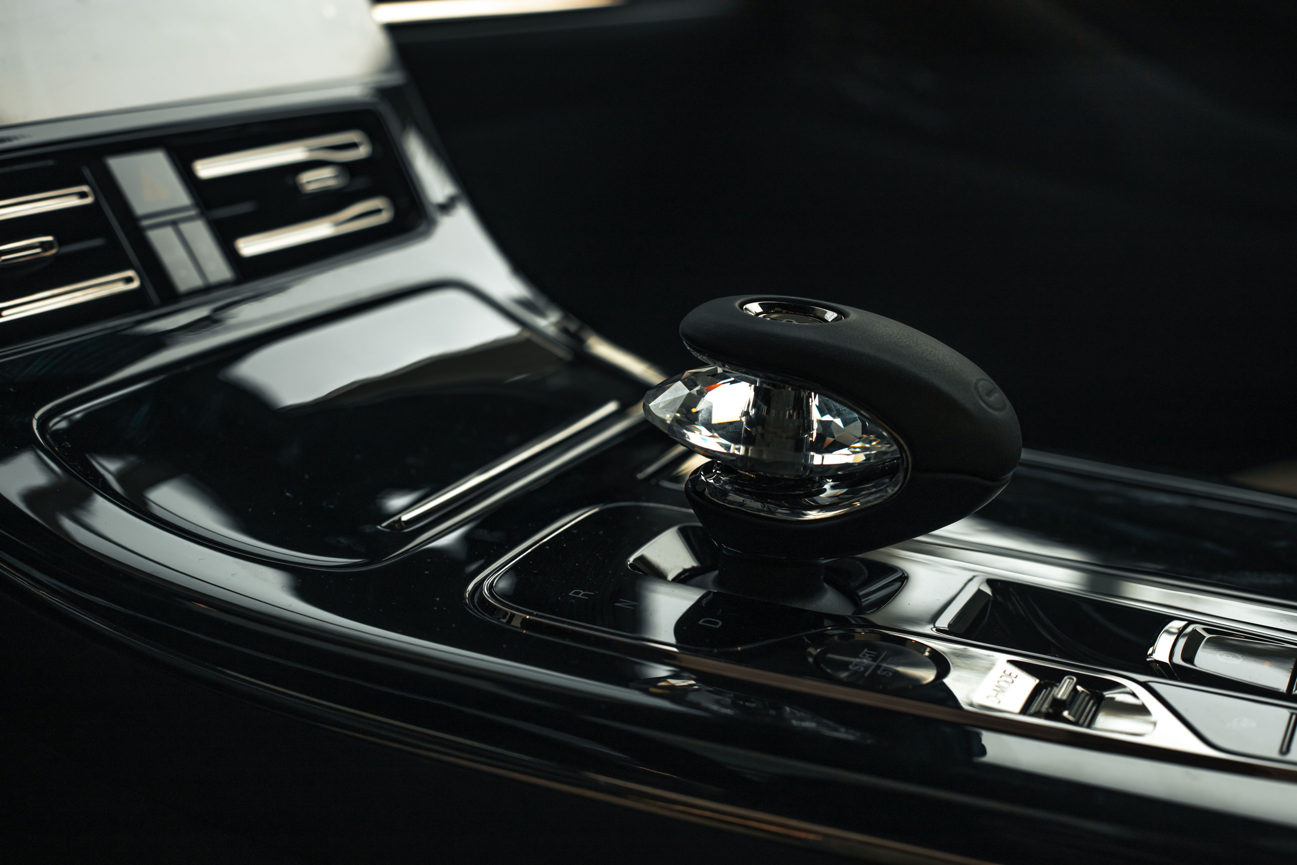 Бизнес съемка для автосалона GAC в городе Ижевск. Бизнес фотограф Ижевск — Назаров Роман