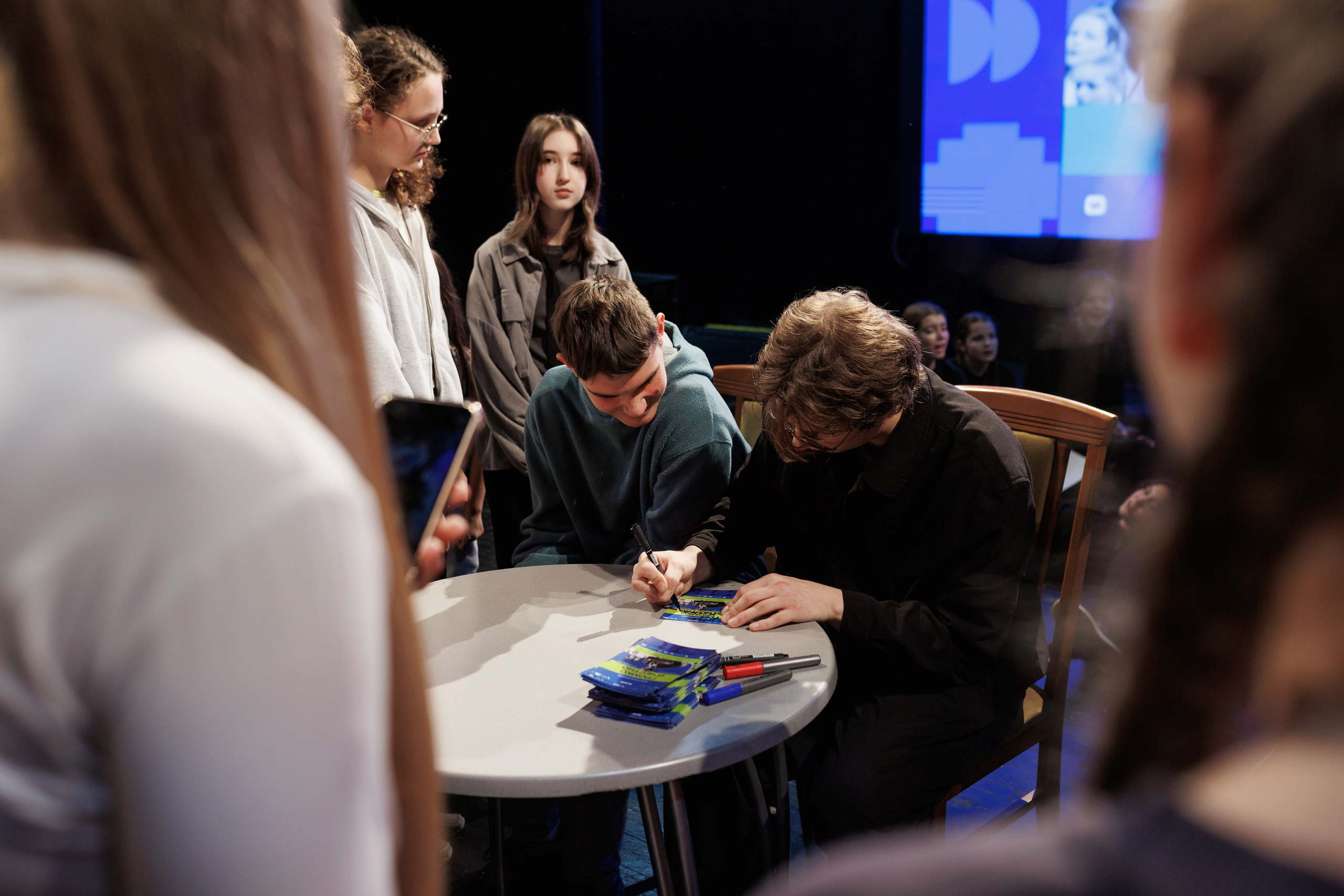 Выксунская премьера «Громко и Честно. Бонд с кнопкой». Фотограф городских и семейных событий Артем Карпухин