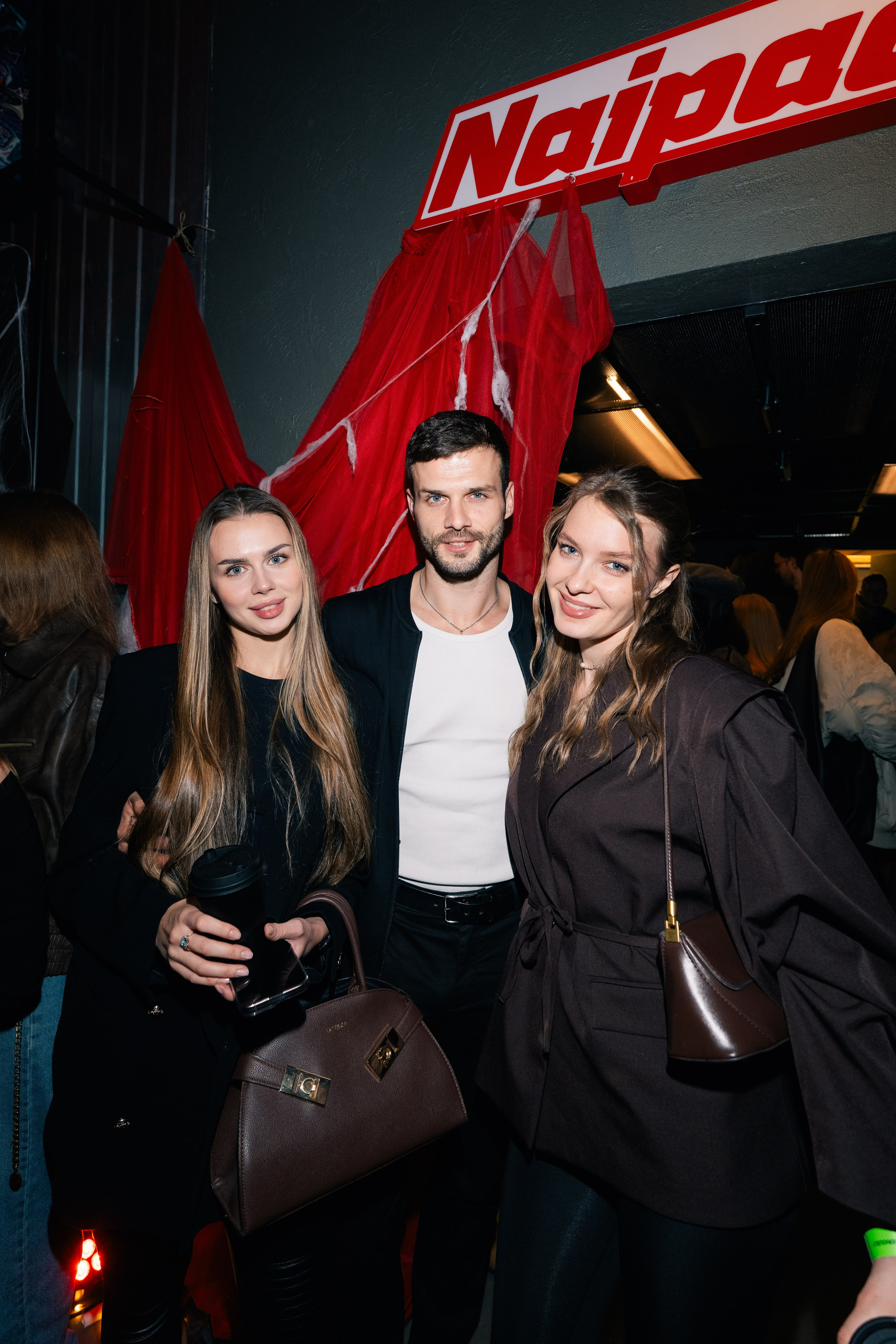 NAIPACHE DARK NIGHT x TWINBY. @oljiofilm: Олег Иванов — фотограф