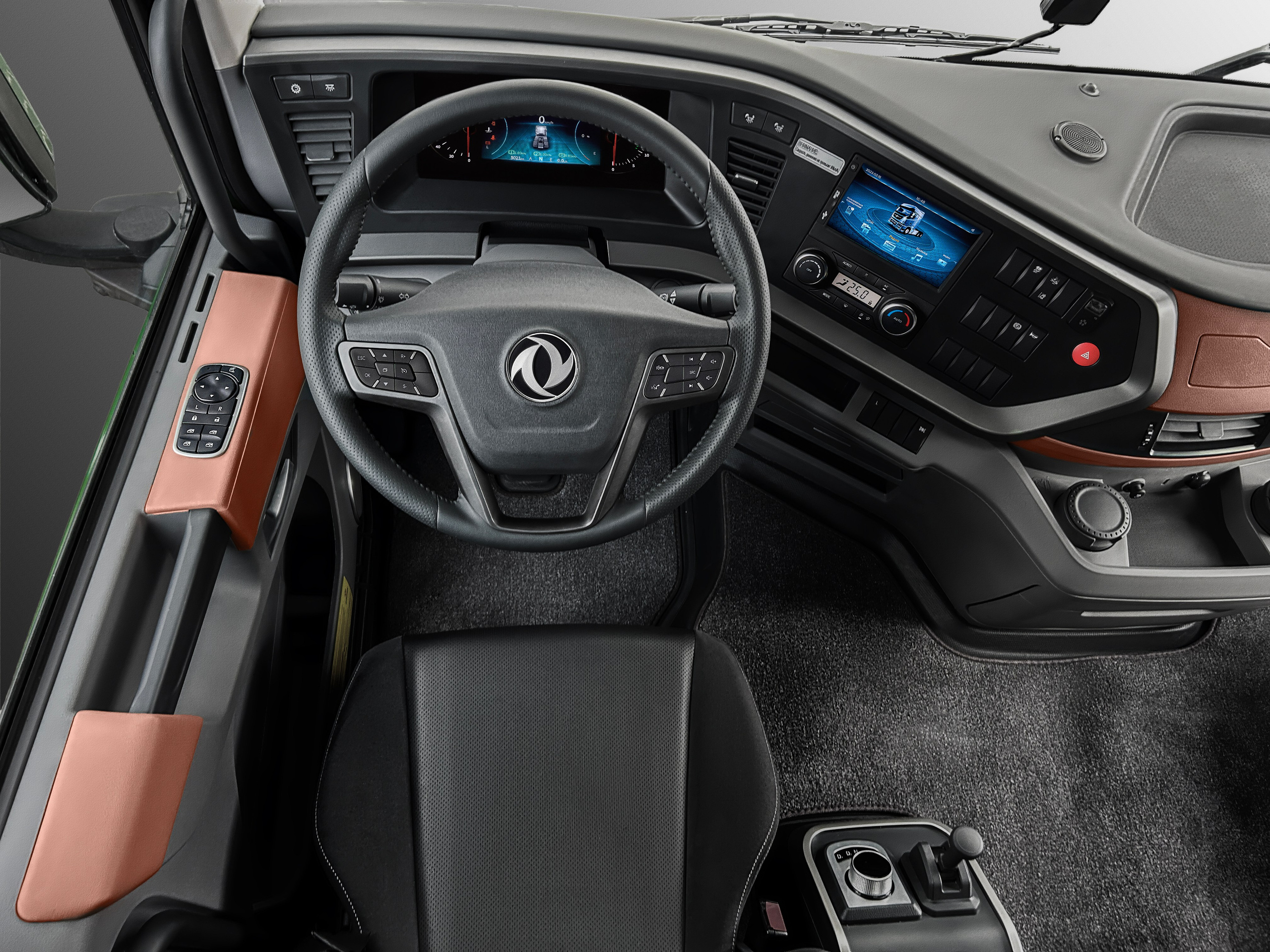 Ретушь фотографий для автосалона «Dongfeng». Интерьерный фотограф и ретушер в Красноярске Денис Антропов