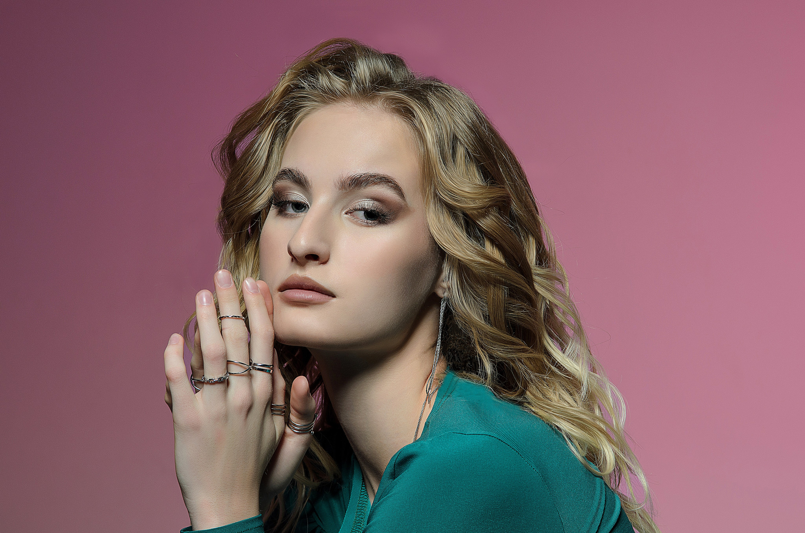 Индивидуальная студийная фотосессия. Организация и проведение фотосъемок в Санкт-Петербурге. Фотограф Смирягин Илья