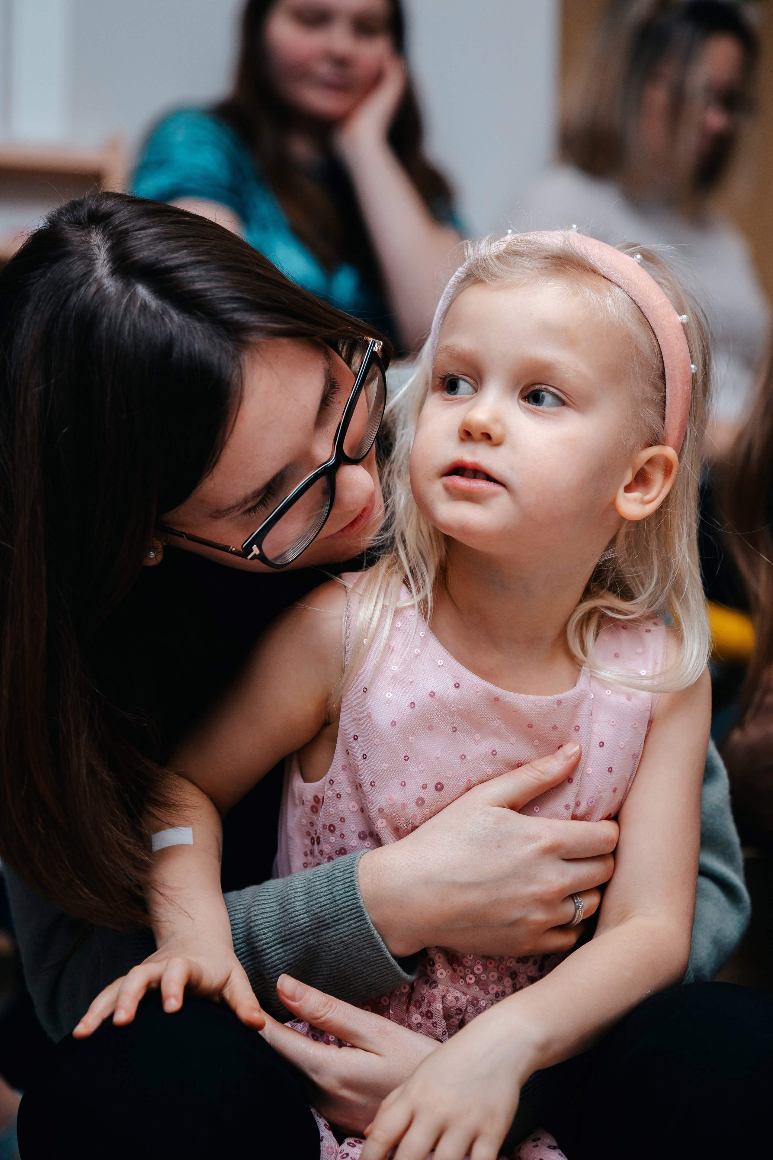 Новогодний утренник в Монтессори-школе. Семейный lifestyle фотограф в Санкт-Петербурге Людмила Пахомова