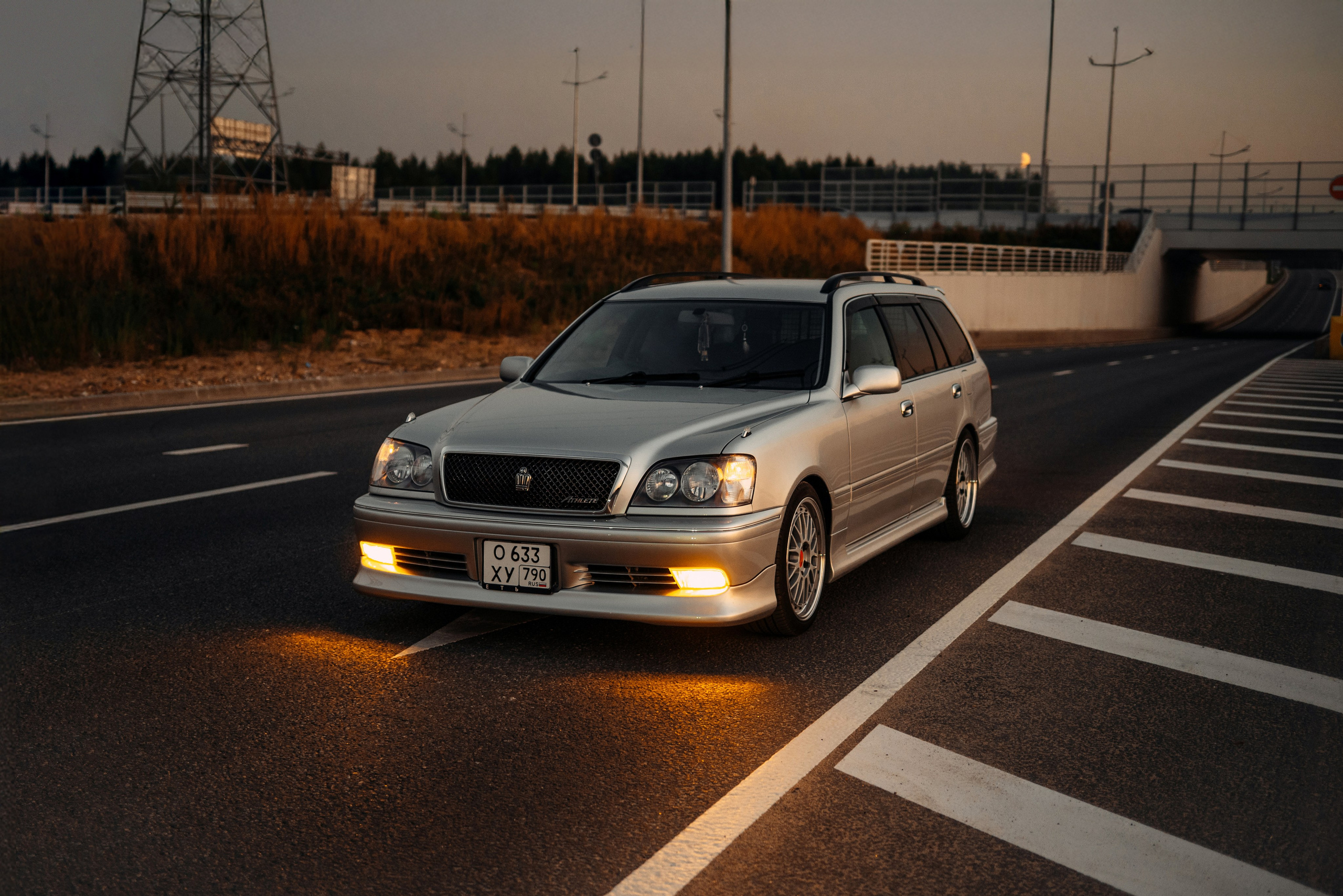 Toyota Crown Estate Athlete V JZS171W. DeLorein
