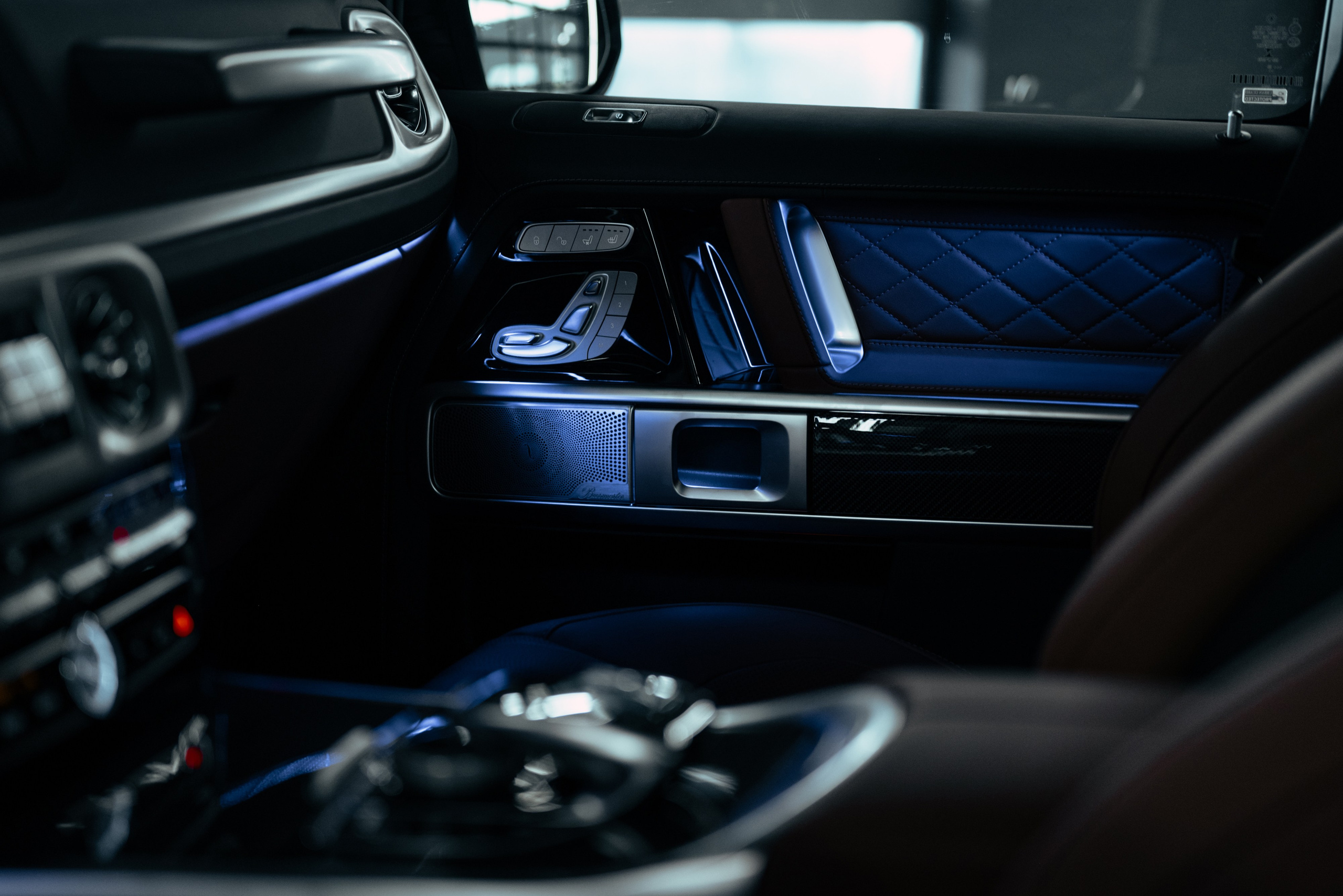 Mercedes G63 Gold. DeLorein