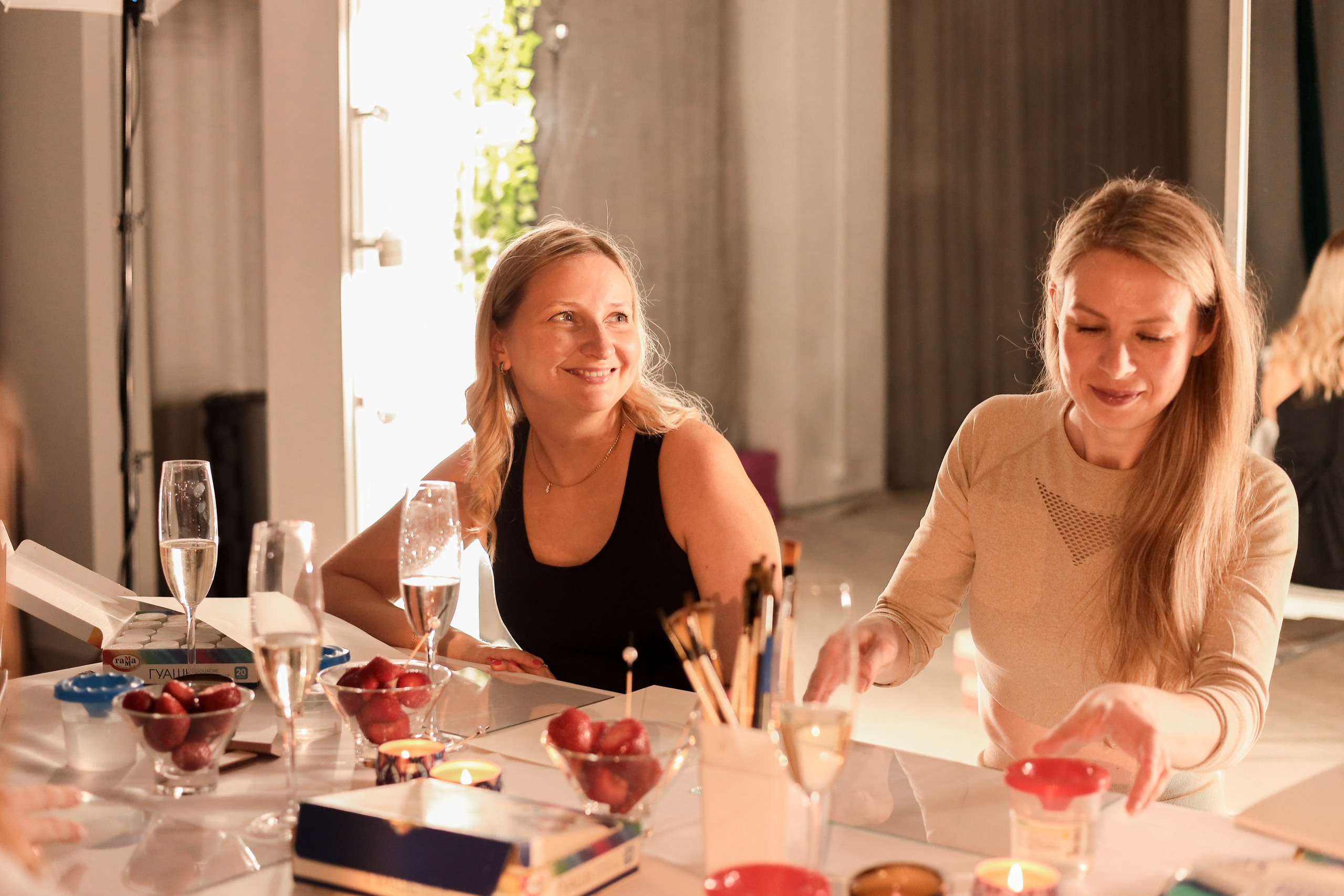 Арт-терапия + аэройога. Фотограф Надршина Лилия