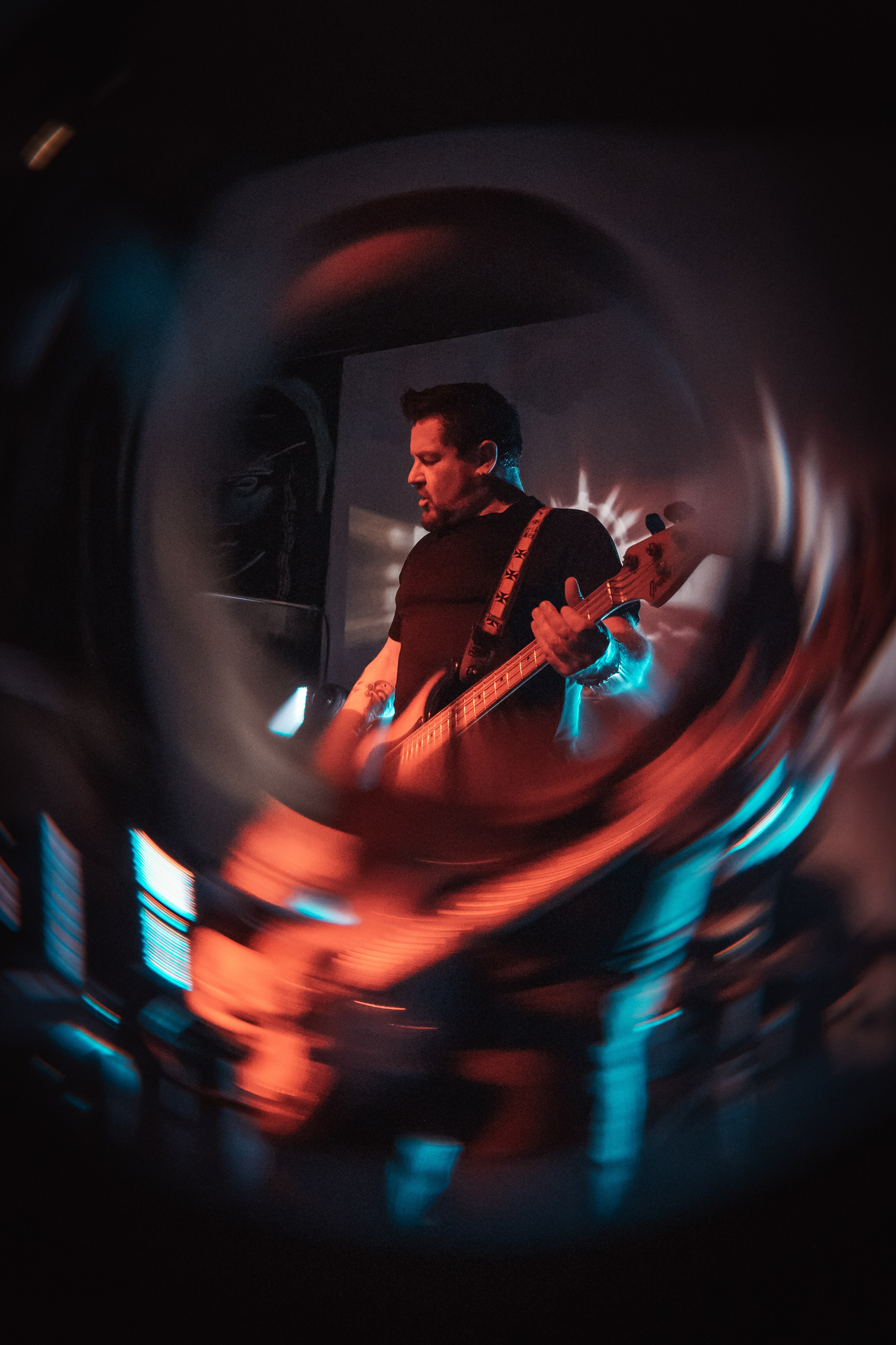 Черный обелиск. Красноярск, 08.04.2025, Эрмитаж. Фотограф Регина Крикунова г. Красноярск