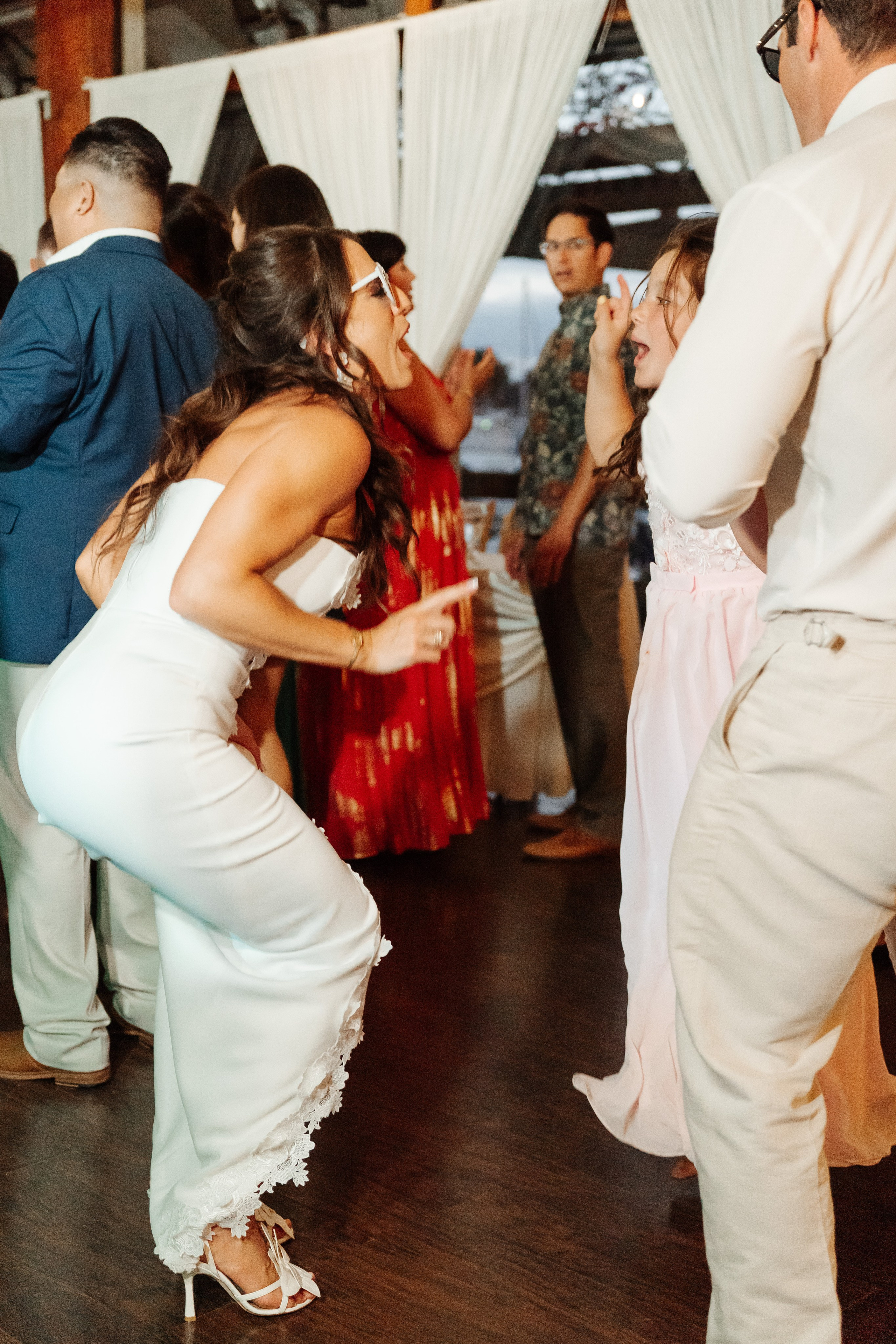 2025-08-16_BryanAmber. Ретушер Зенькевич Света