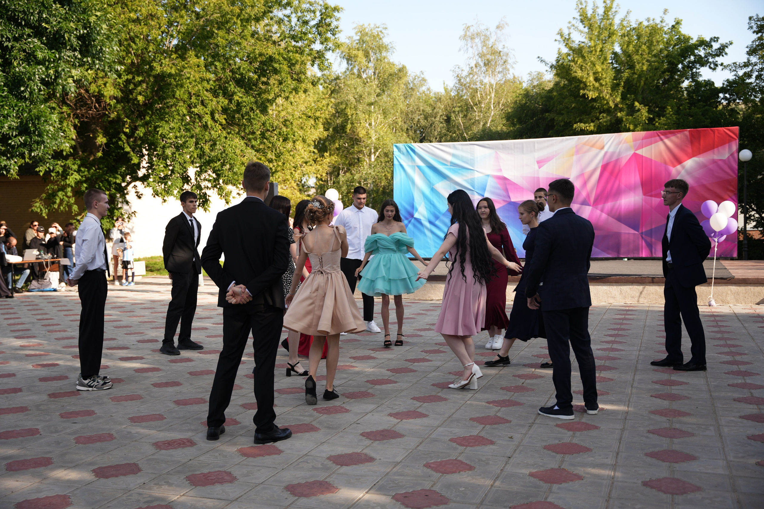 Выпускной в парке. Ольга Плаксина фотограф в Саратове