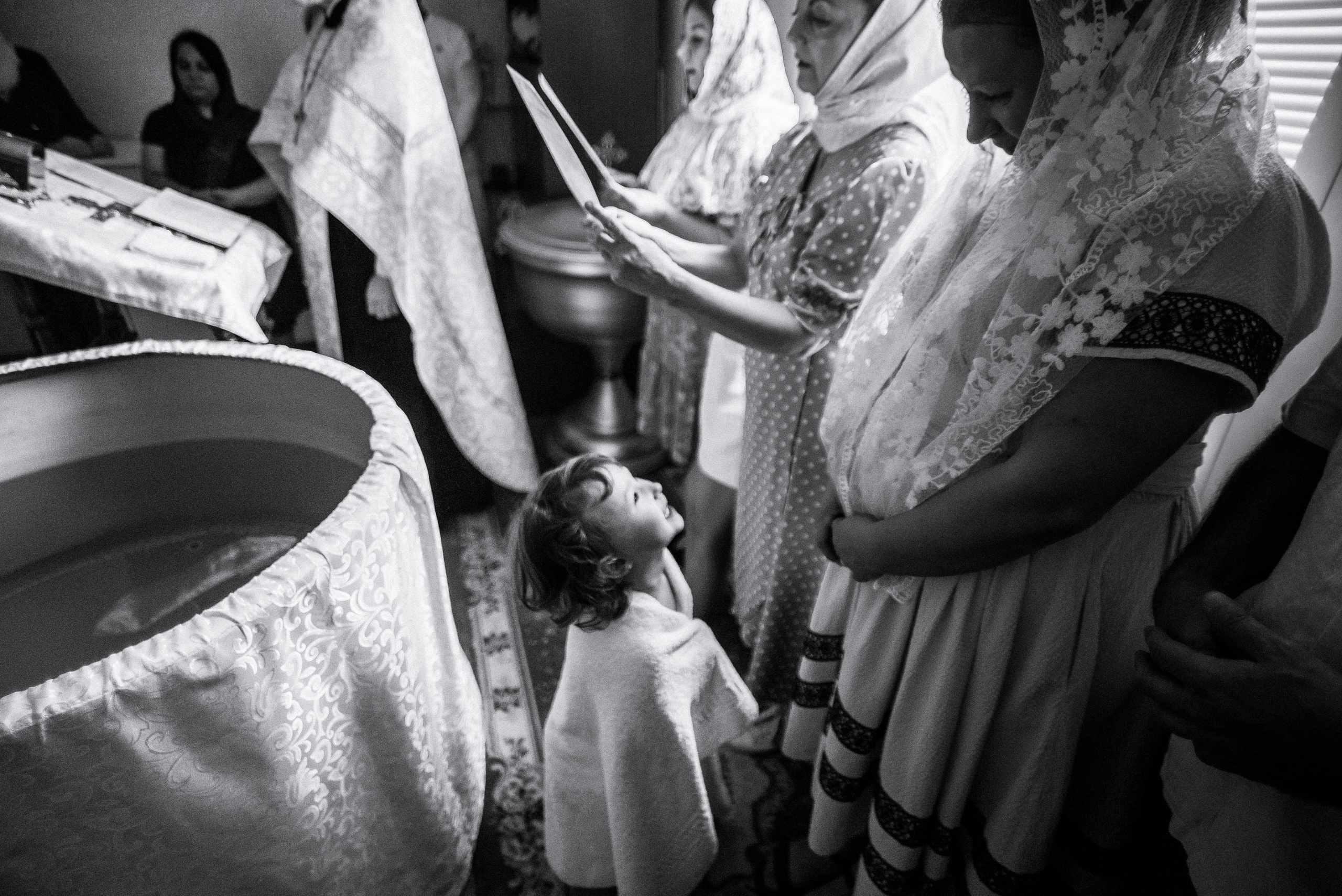 Крещение Даши и Алены. Семейный документальный фотограф в Волгограде Мариэта Додина