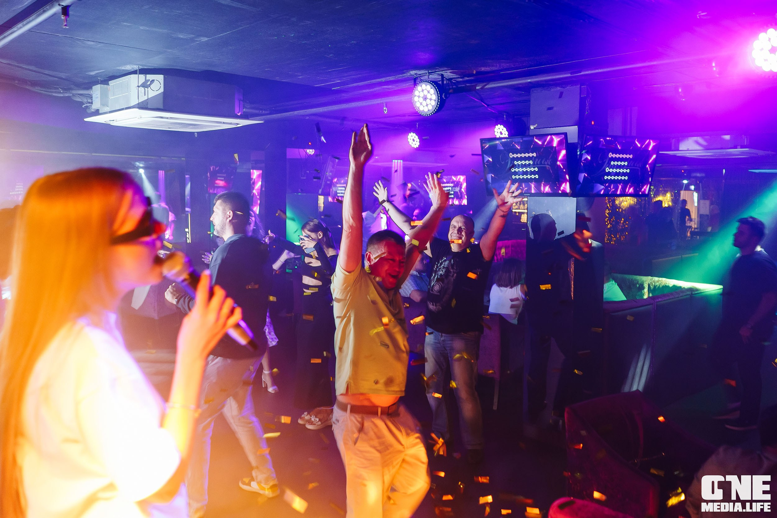 Фоторепортаж из караоке-клуба Эйфория. One Media Life: фоторепортажи, фотоотчеты с мероприятий и заведений