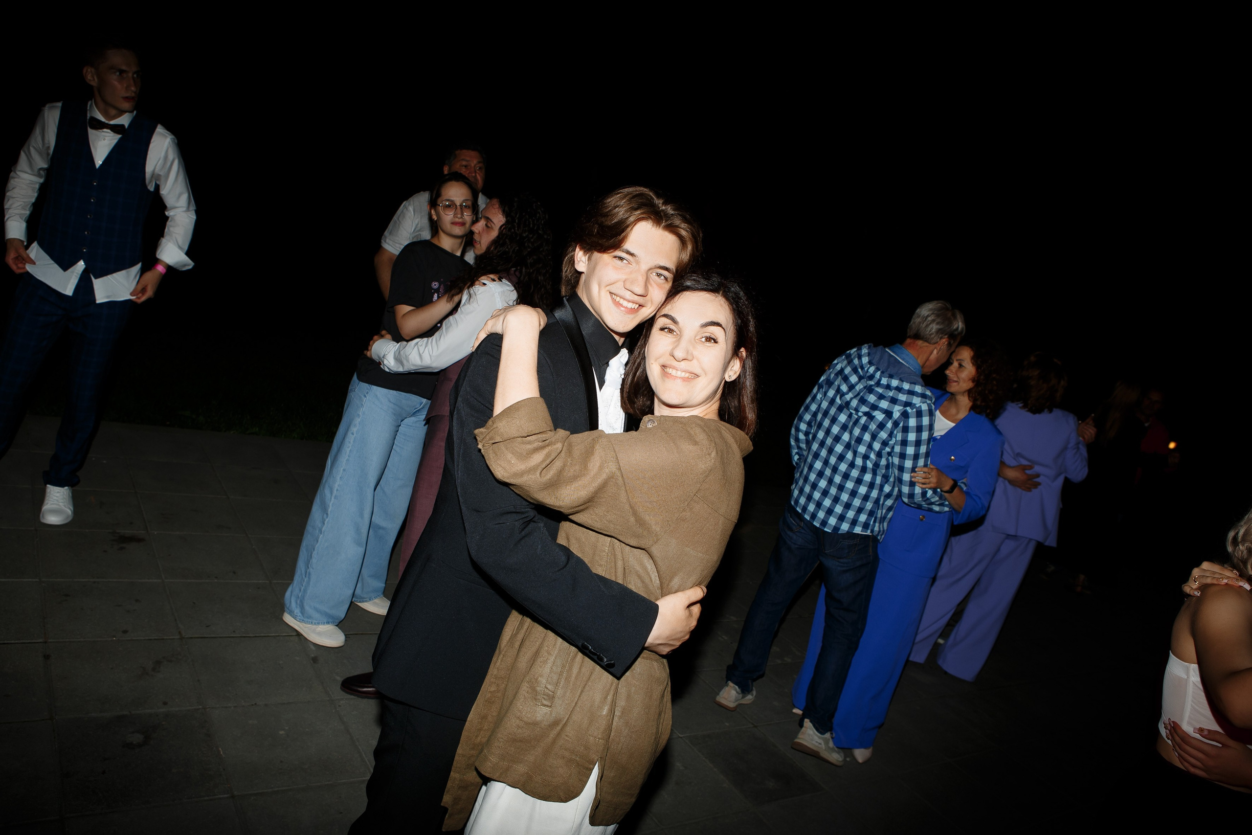 Выпускной Гимназия 12 2024 OpenHouse. Свадебный и портретный Фотограф в Липецке Дмитрий Котюков