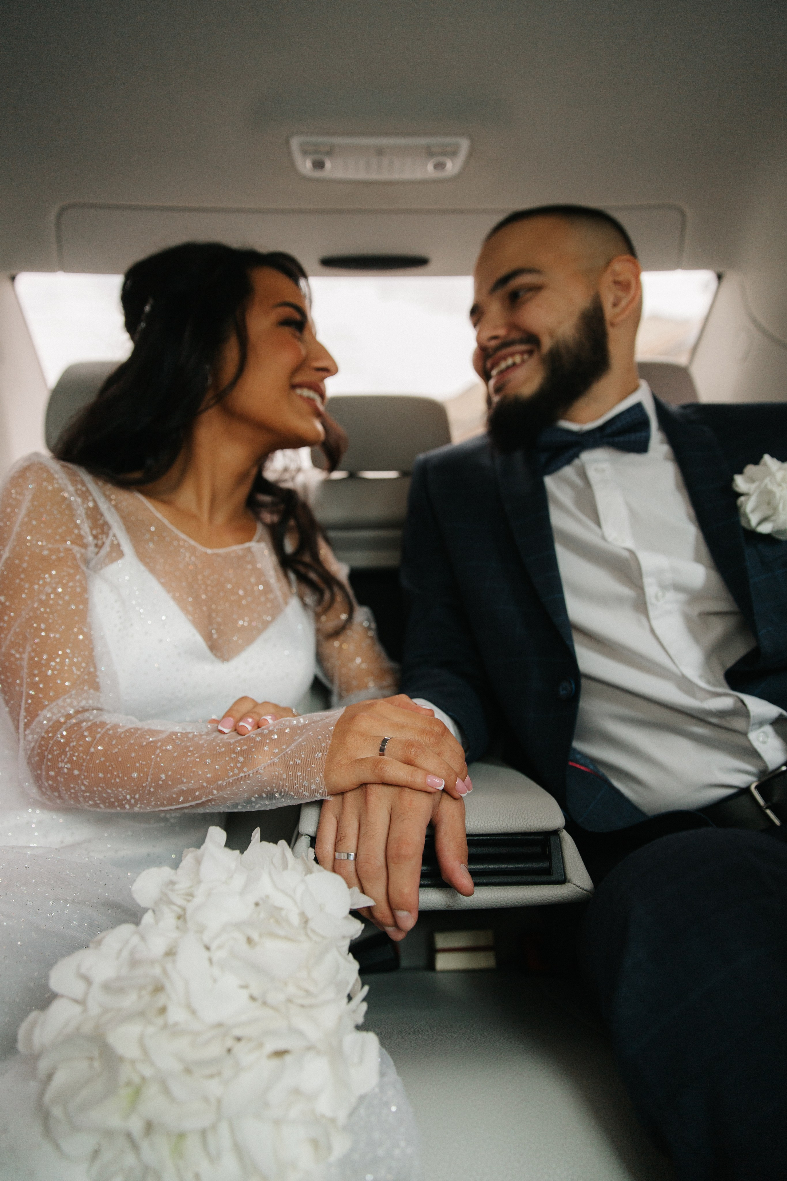 ВЫБОРГСКИЙ ЗАГС | июль, центр. Свадебный фотограф в Санкт-Петербурге Полина Корзухина