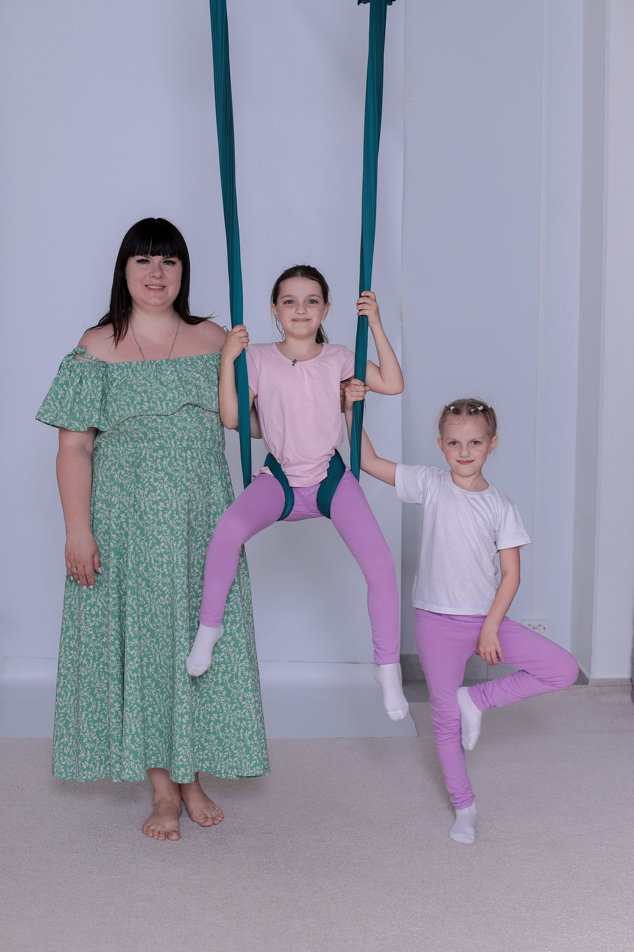 Детская аэройога. Фотограф Надршина Лилия