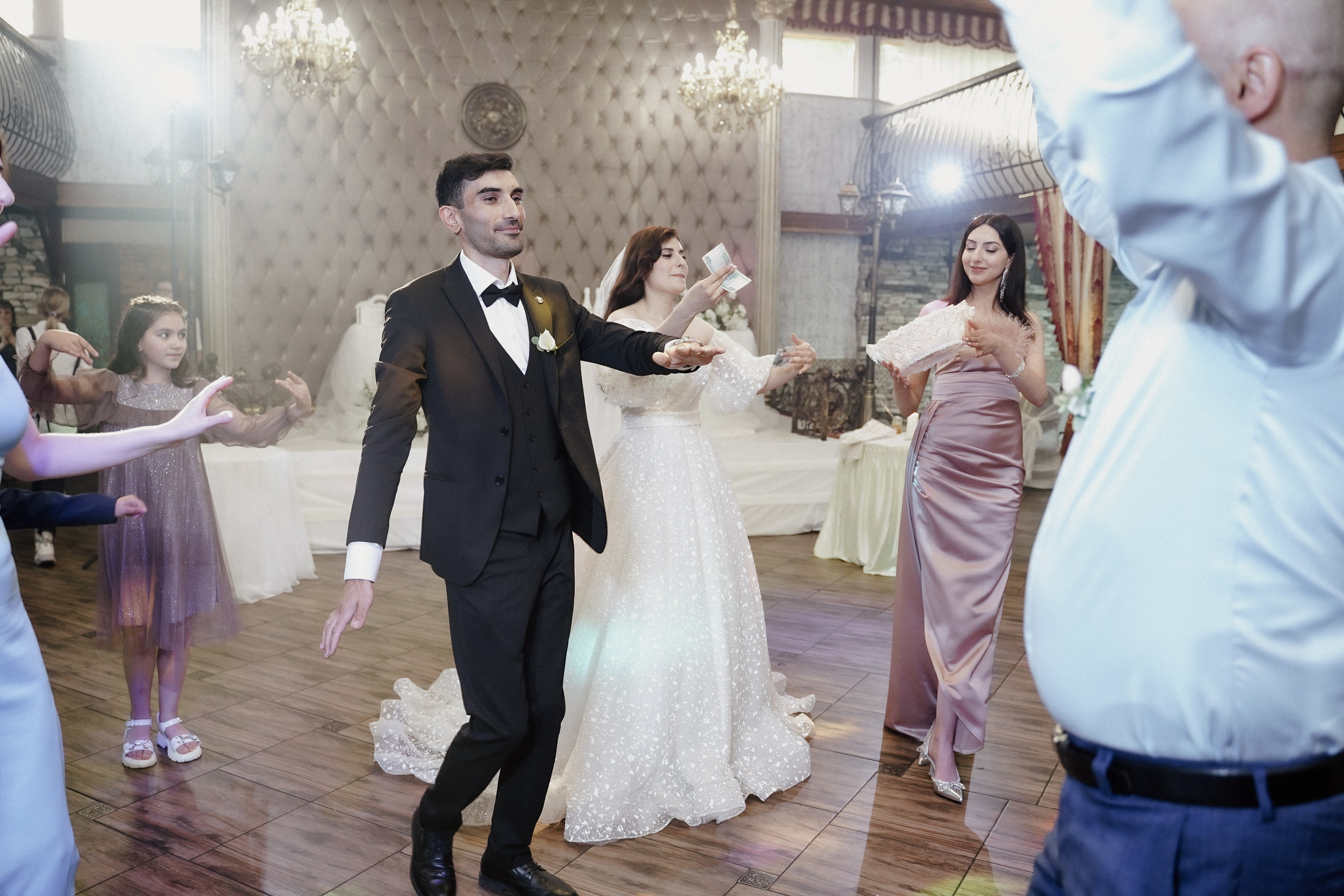 Алиса & Вааг. Фотосъемка и видеосъемка свадеб Липецк