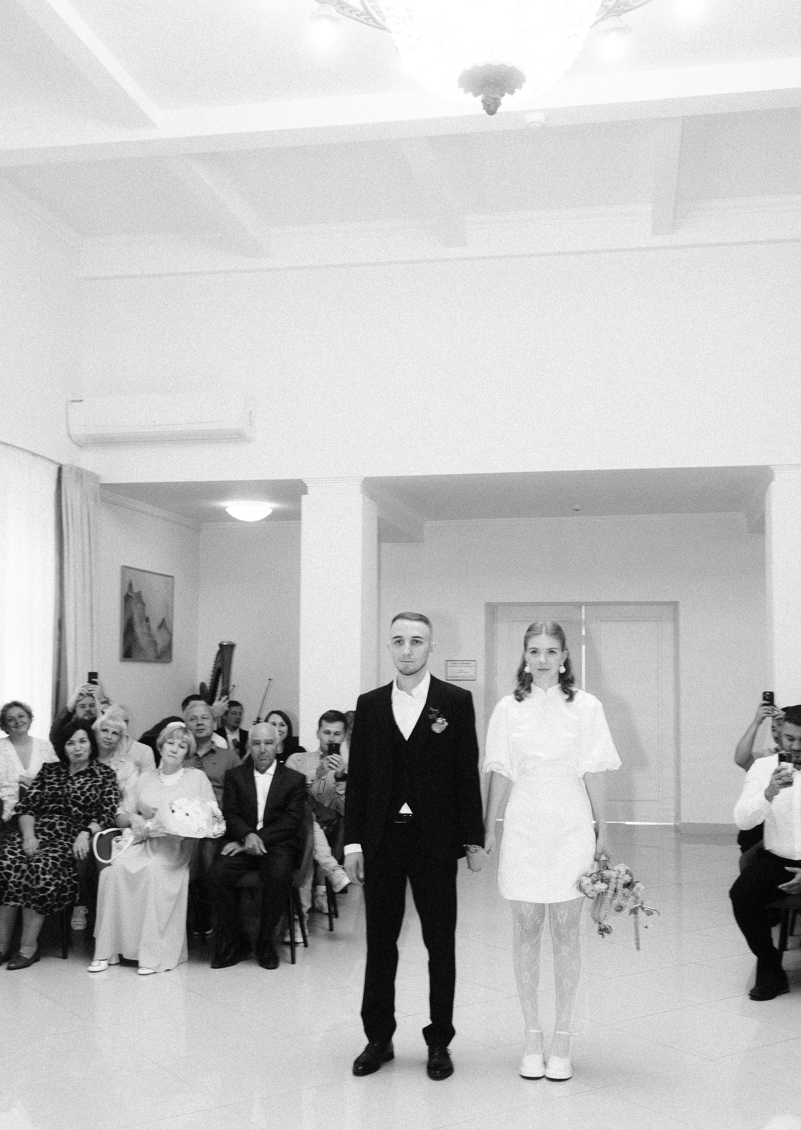 Артур и Даша, сборы в отеле Soluxe и роспись на ВДНХ. Свадебный и портретный фотограф в Москве Кристина Золотова