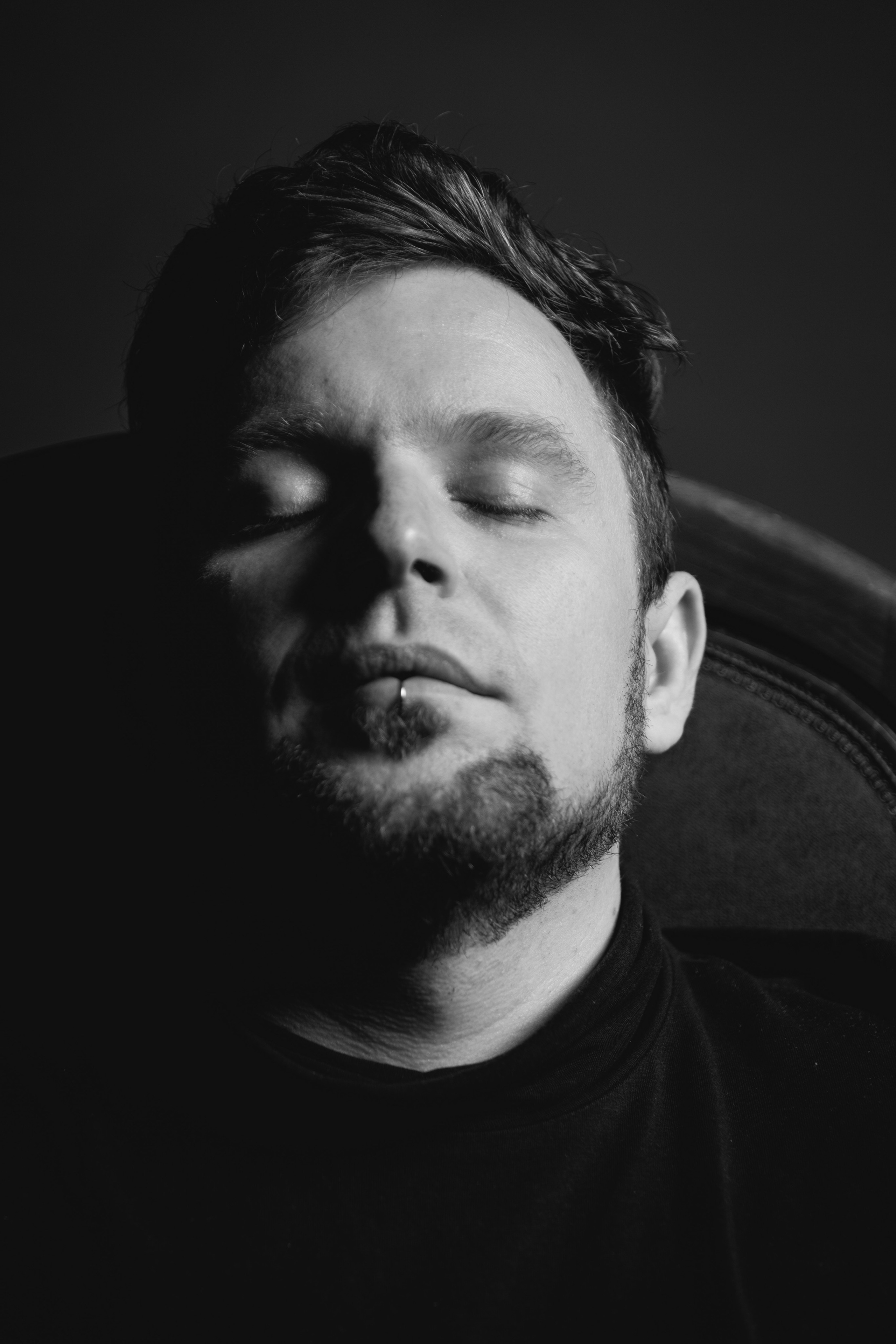 Стас. Фотосессия в Спб в студии, фотограф Панютина Марина