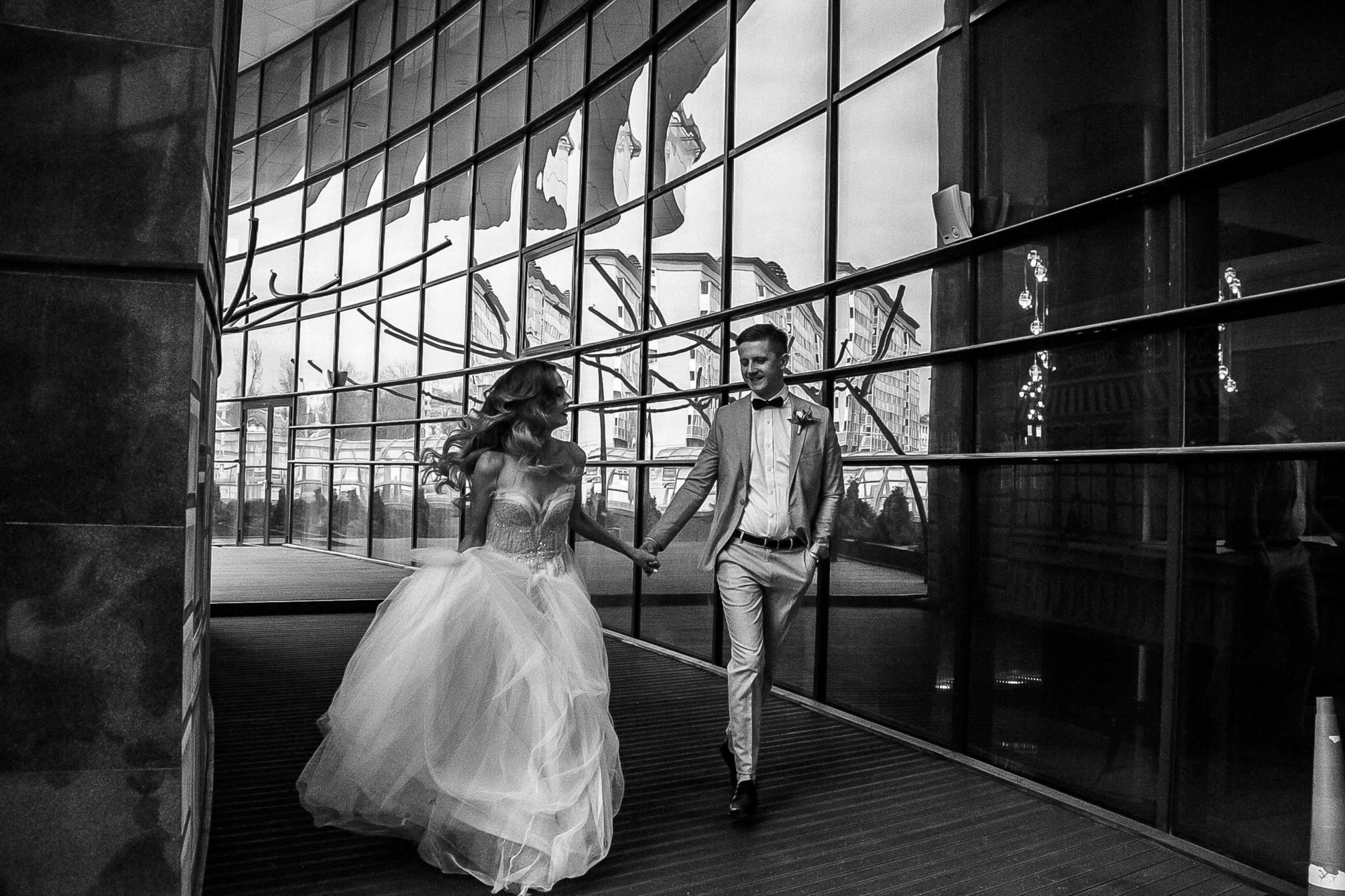 Ślubna sesja zdjęciowa w hotelu. Свадебный фотограф Варшава Лодзь Польша Елена Юцова