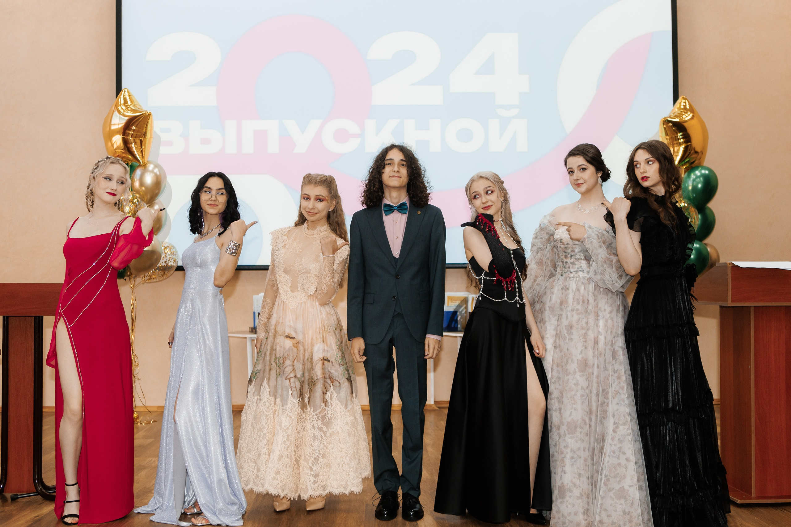 Выпускной Гимназия 12 2024 г. Свадебный и портретный Фотограф в Липецке Дмитрий Котюков