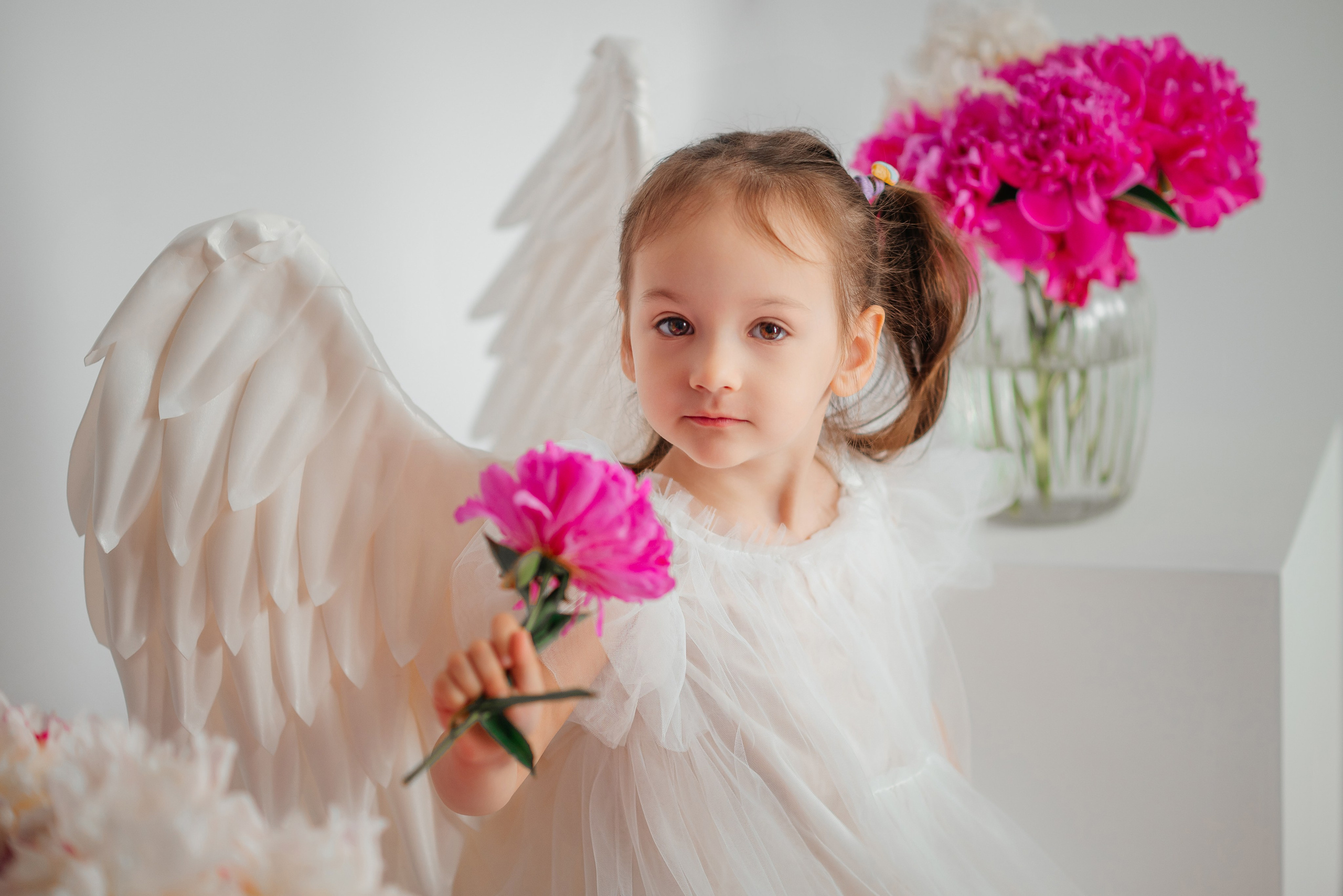 Семья в пионах. Семейный фотограф в Краснодаре