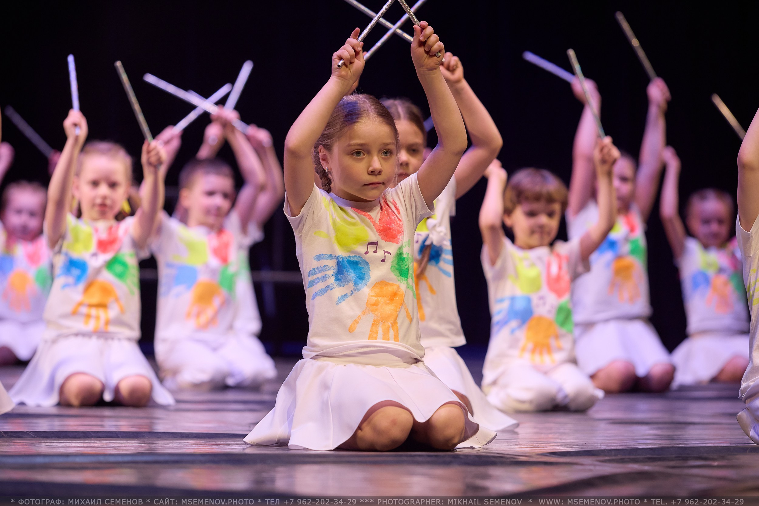 Концерт «Веселая семейка». Photographer for business Mikhail Semenov. Aqua photo studio, photo school