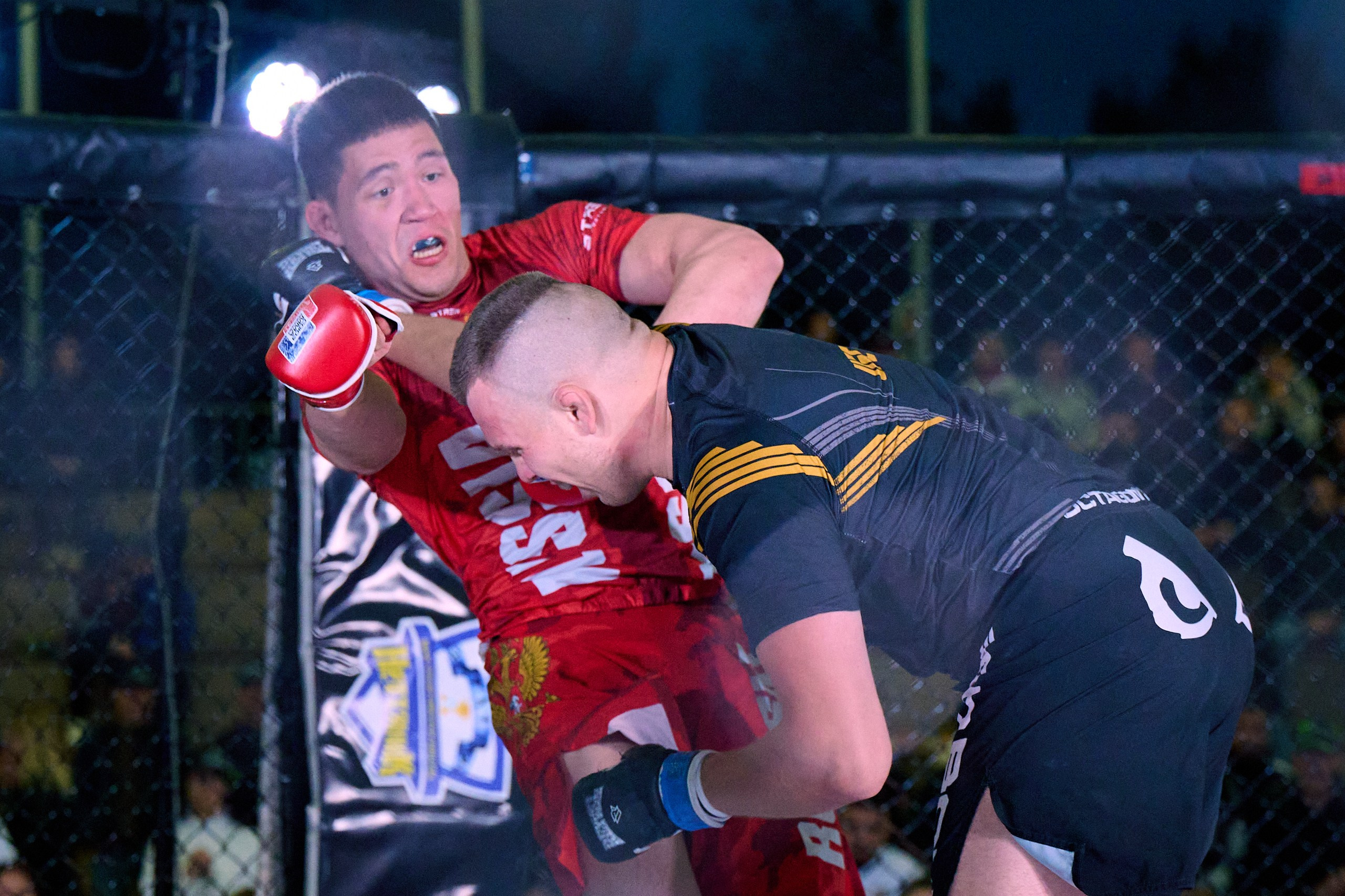 ММА. Битва на Иже-4. Спортивный репортажный фотограф в Ижевске Сергей Мерзляков