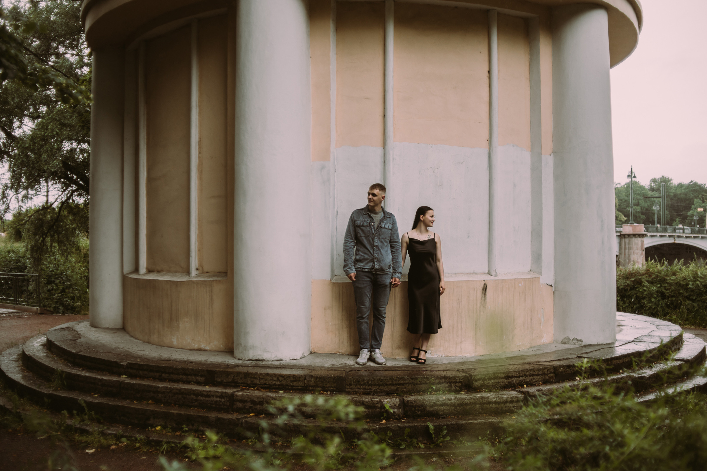 Анастасия и Виктор уличная съёмка на природе. Фотограф в Санкт-Петербурге Ангелина Волкова