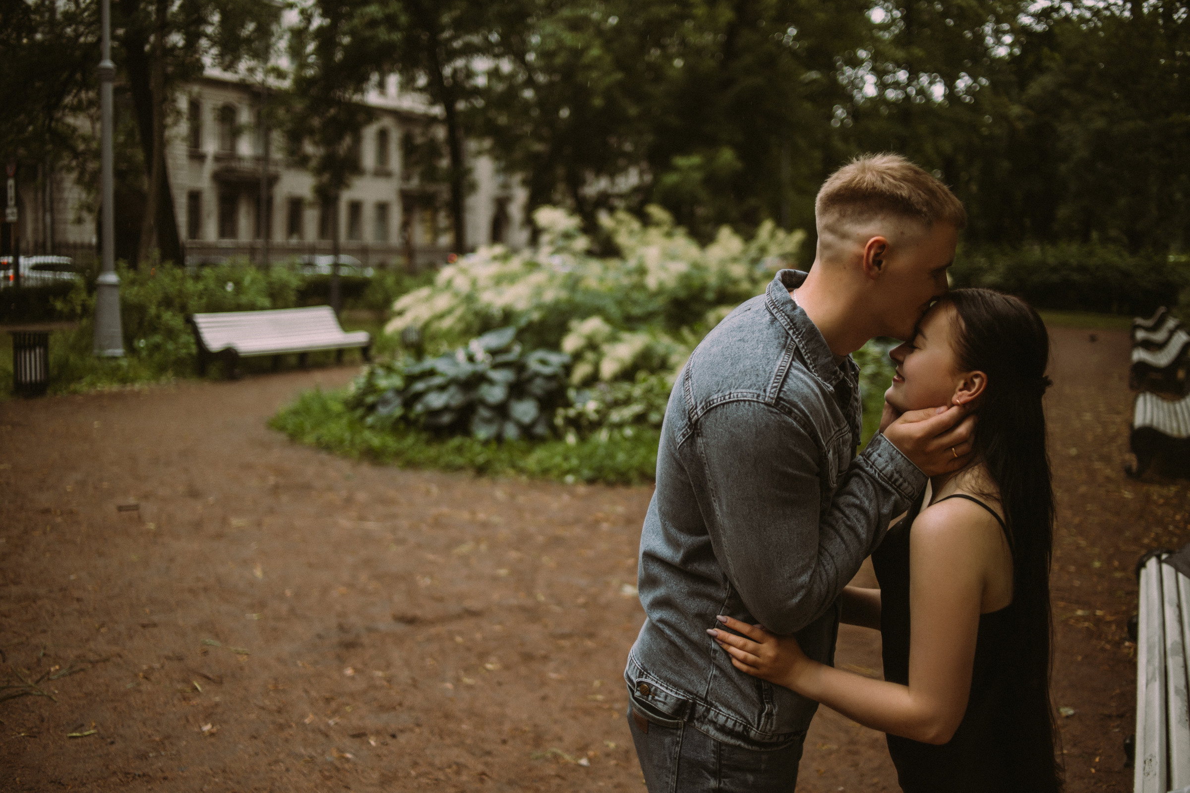 Анастасия и Виктор уличная съёмка на природе. Фотограф в Санкт-Петербурге Ангелина Волкова