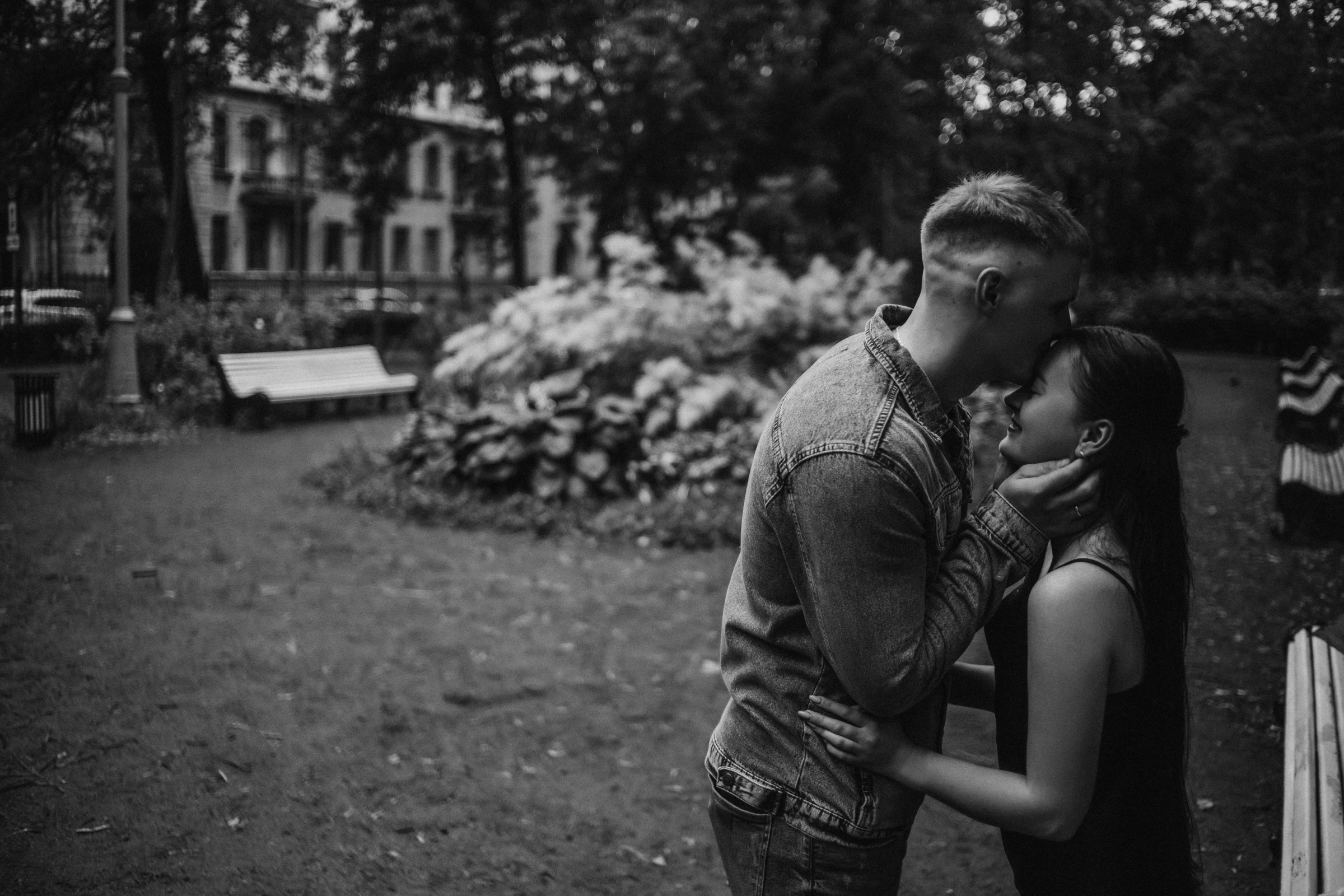 Анастасия и Виктор уличная съёмка на природе. Фотограф в Санкт-Петербурге Ангелина Волкова