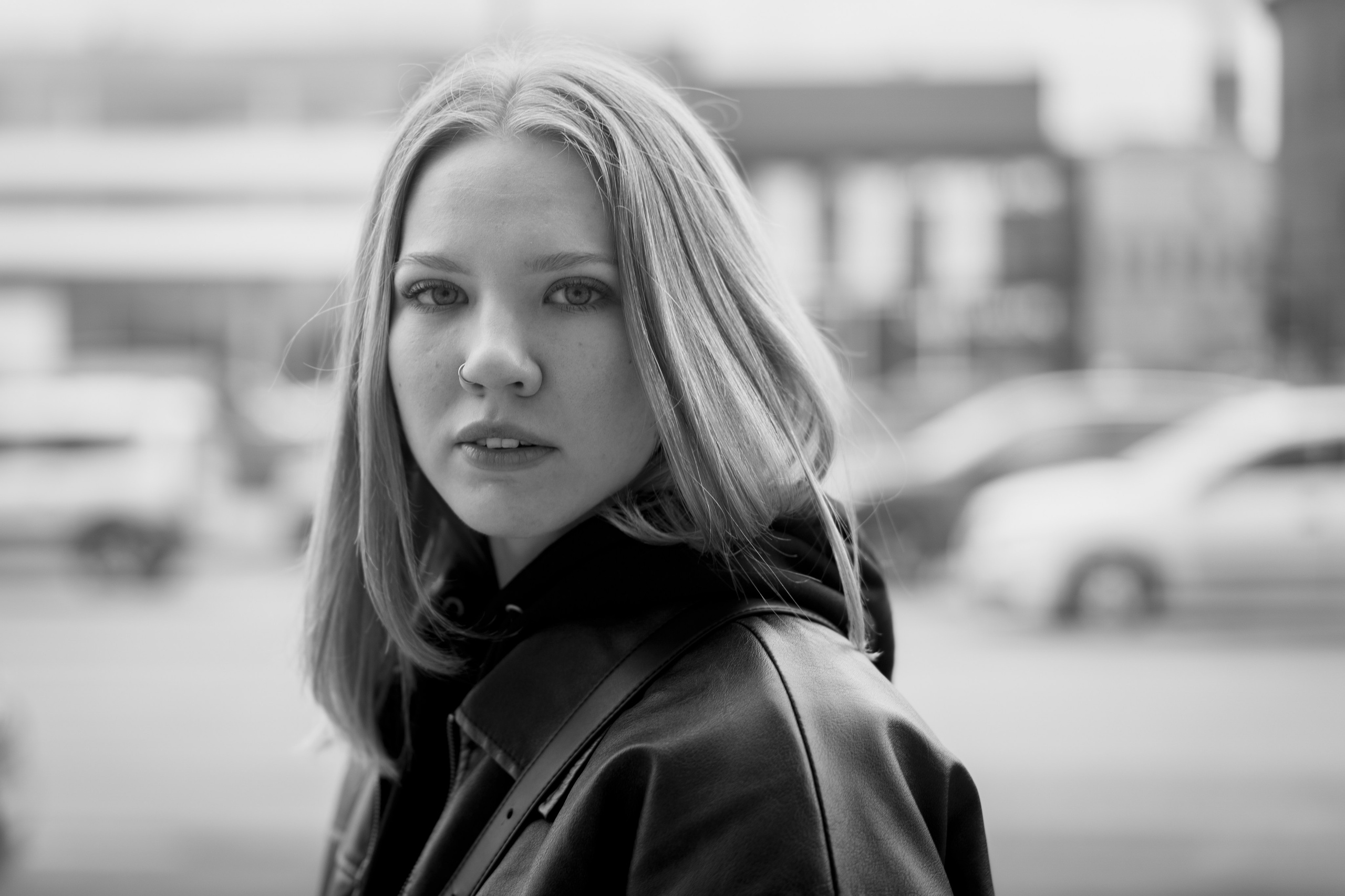 Прогулочная фотосессия по Обводному каналу. Виктория Спорова. Ваш портретный фотограф в Санкт-Петербурге