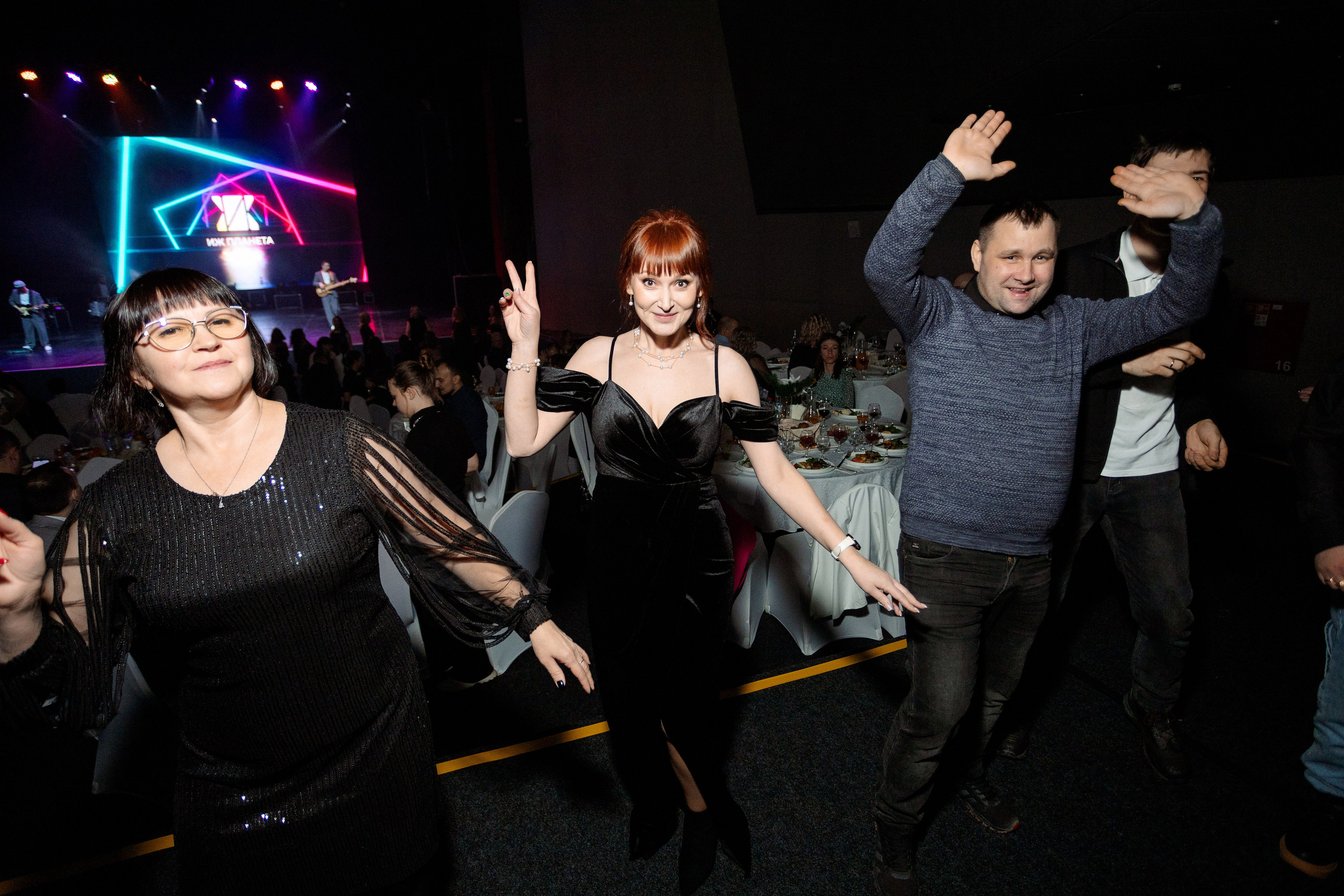 РЕПОРТАЖ: НОВЫЙ ГОД В ДК МЕТАЛЛУРГ. Профессиональный фотограф в Ижевске Леша Петров