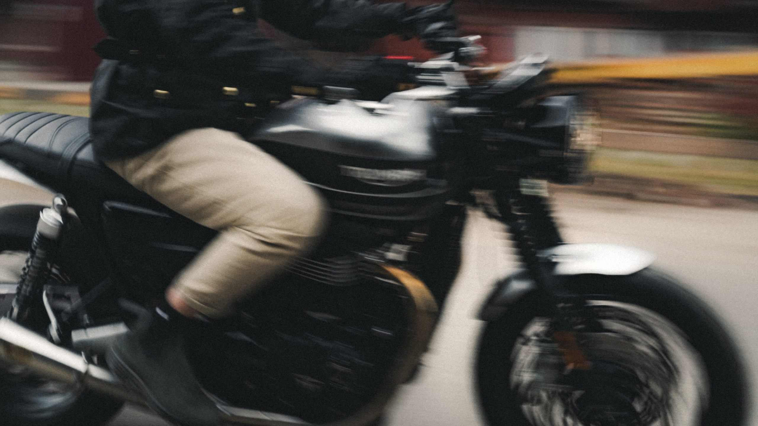 Triumph Speed Twin 1200 x Serge. Фотограф Илья К. в Москве