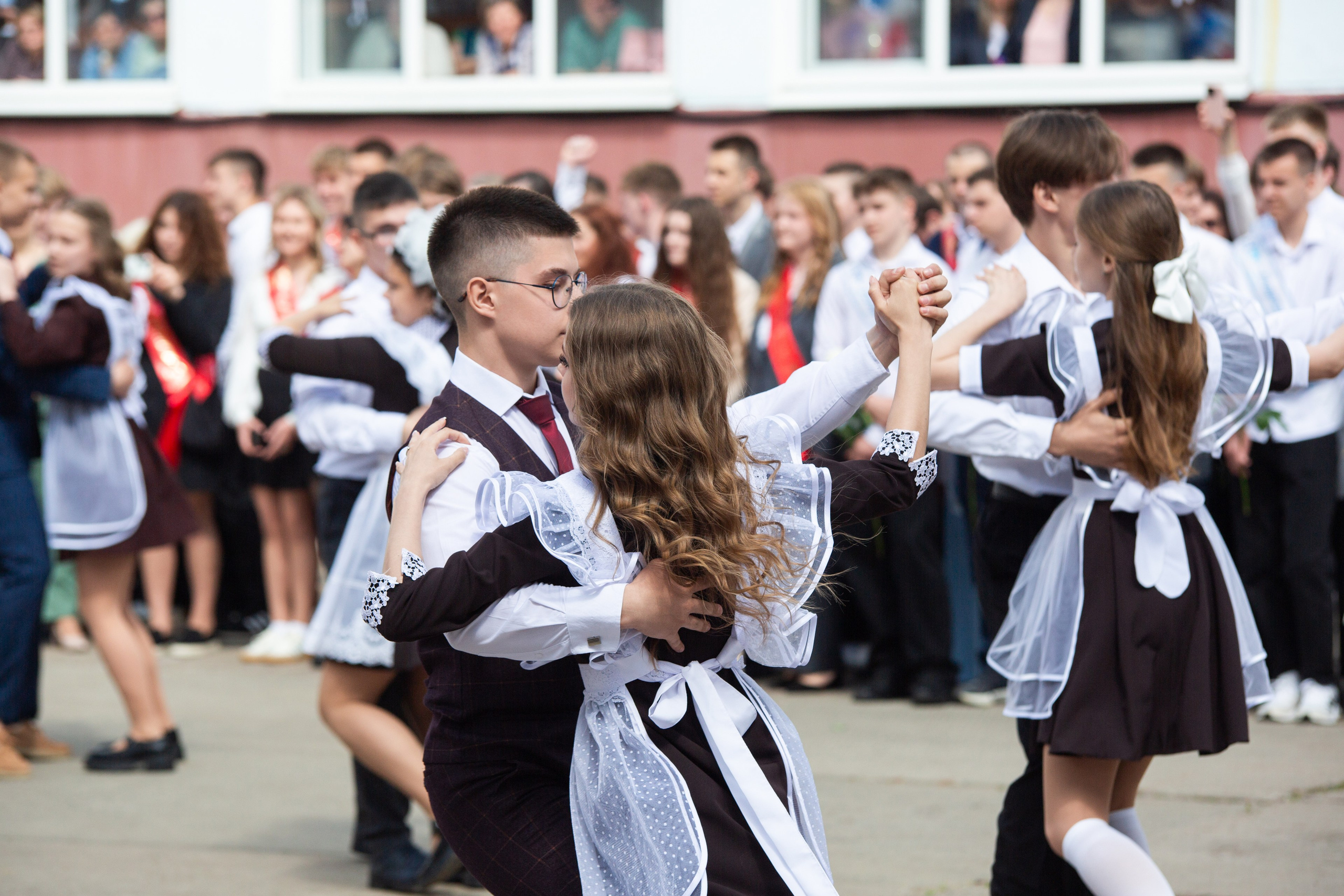 ПОСЛЕДНИЙ ЗВОНОК 2025 9 ШКОЛА. ТВОЙ АЛЬБОМ / ТВОИ ПРАВИЛА