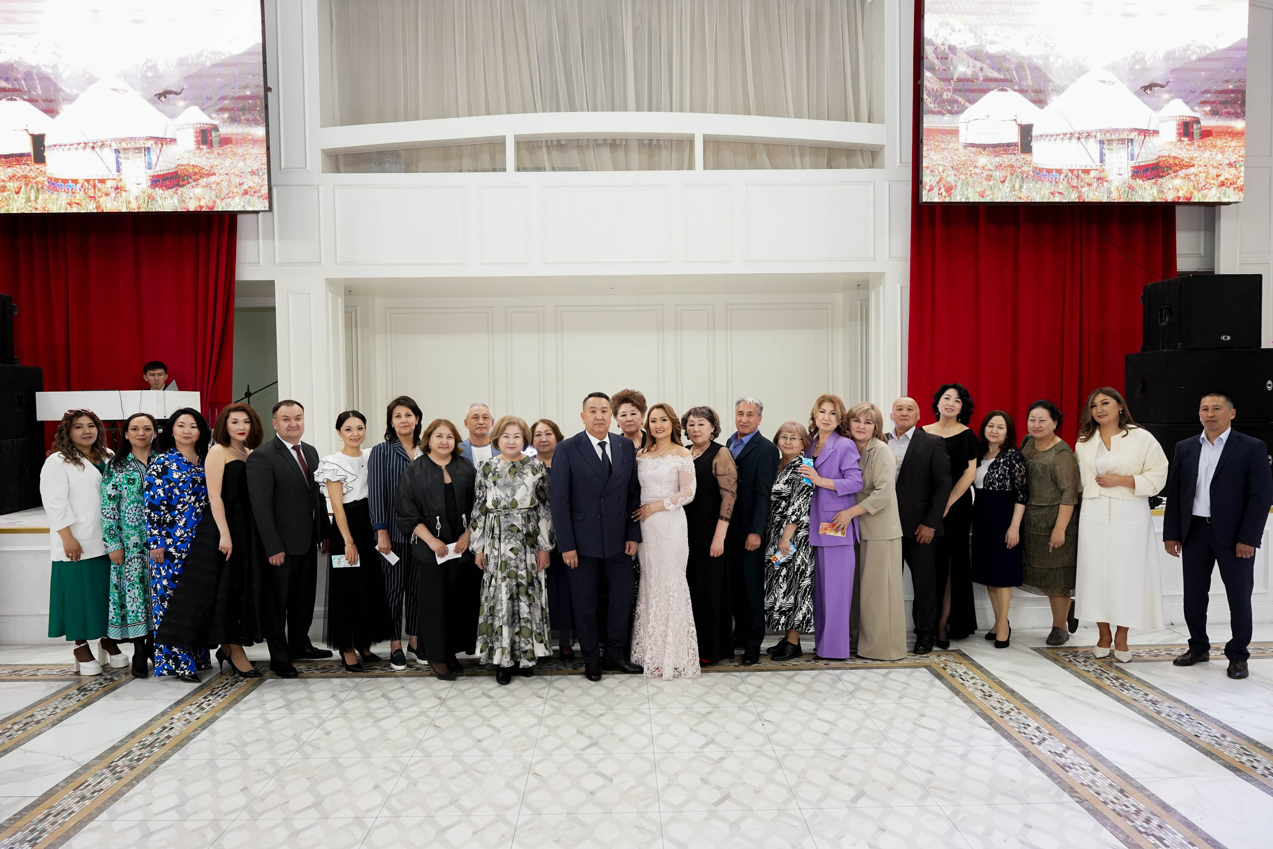 Dana uzatu. Фотограф Ернар Ержанов