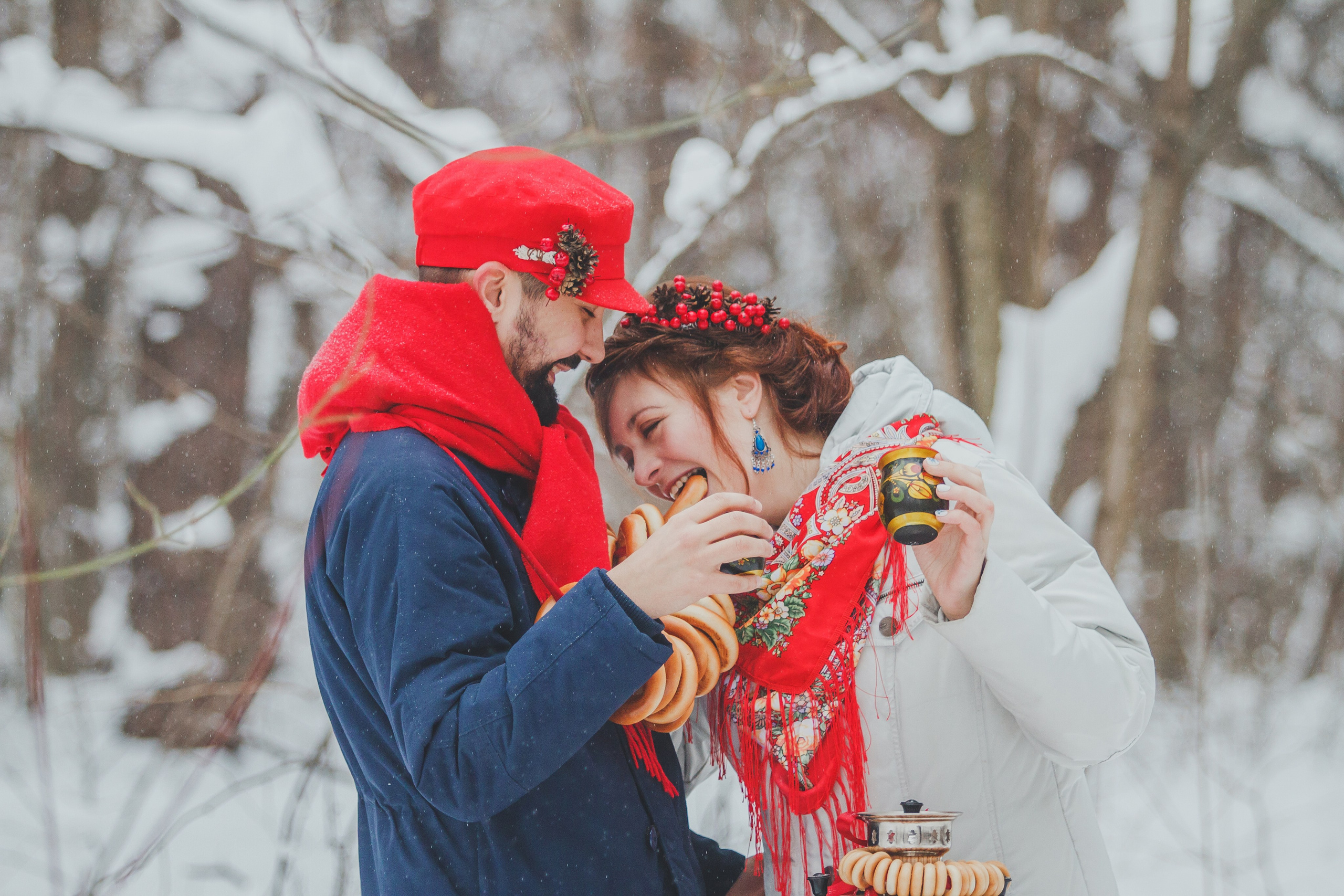 Свадебная фотосессия в русском стиле зимой. Семейный и детский фотограф в Москве Мария Быкова