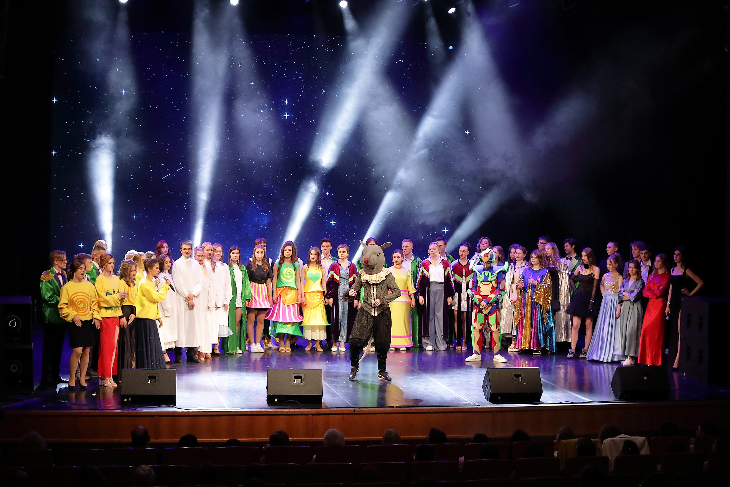 Выпускной Гимназия № 9 ДК УРАЛ. Свадебный и семейный фотограф и видеограф в Екатеринбурге Полянские Тимур и Анастасия