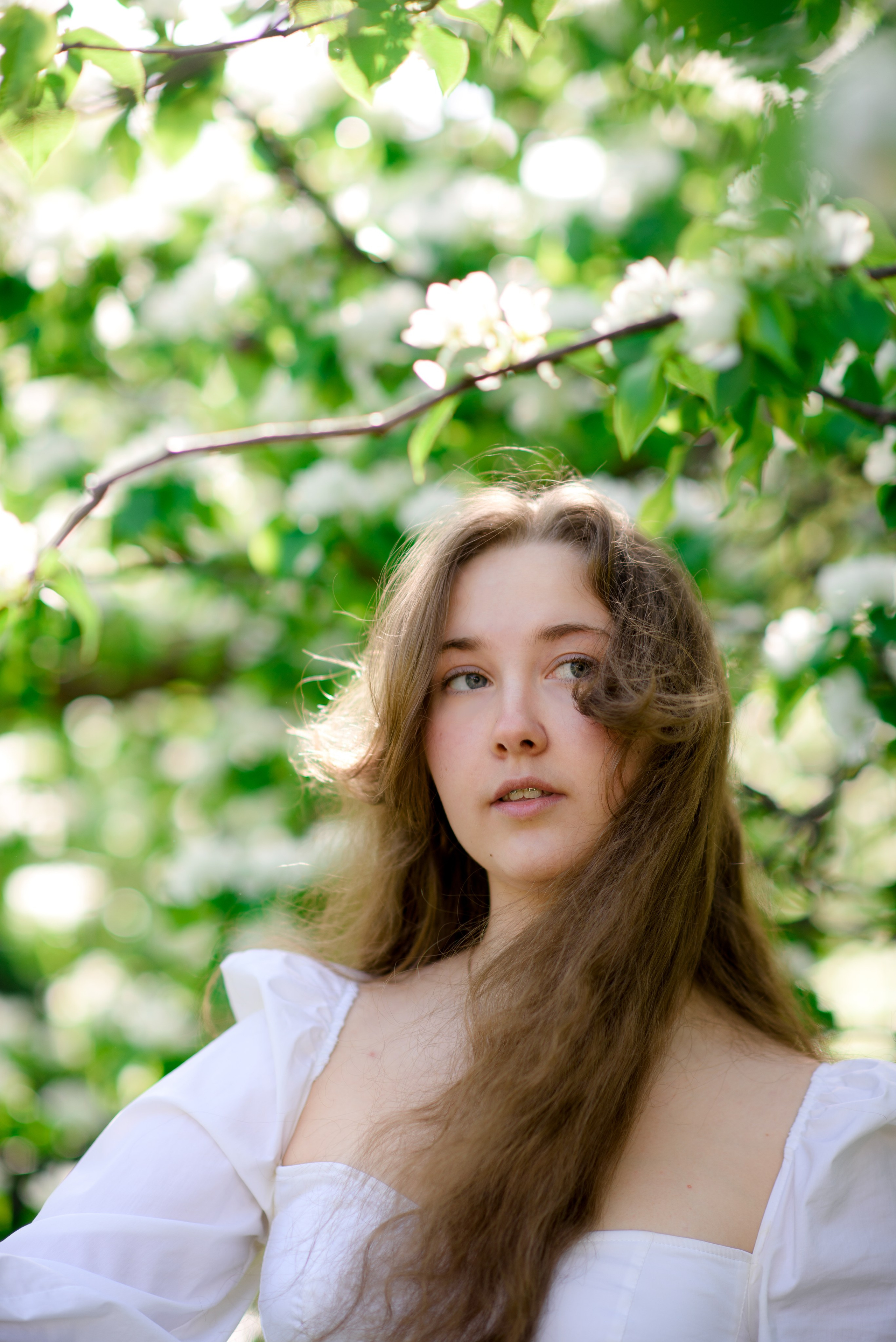 Фотосессия девочки-подростка в Музеоне в цветении. Главная
