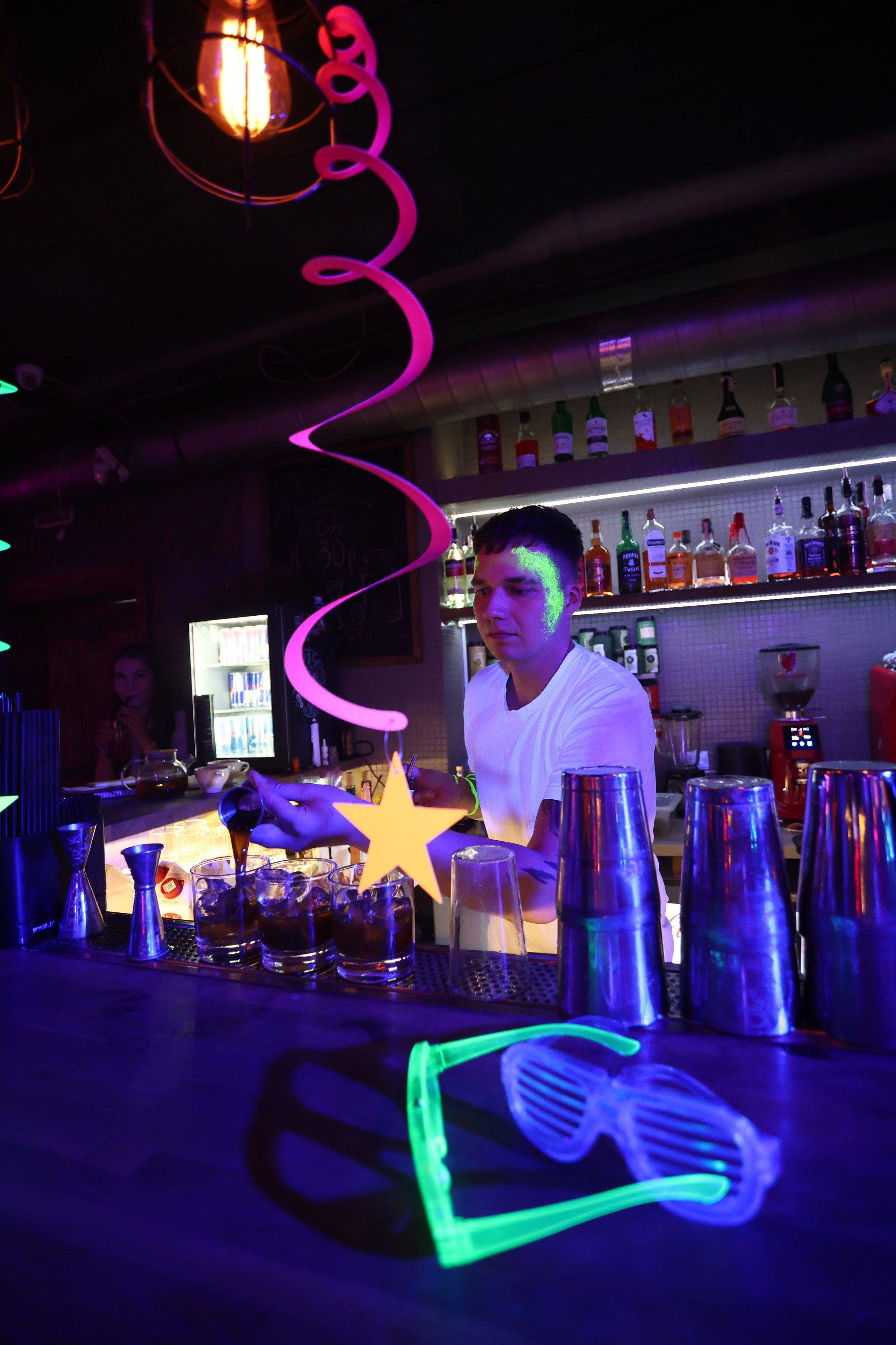 Neon Party 01.08.25. Мята Спортивная — Кальянная, караоке, бар в Минске