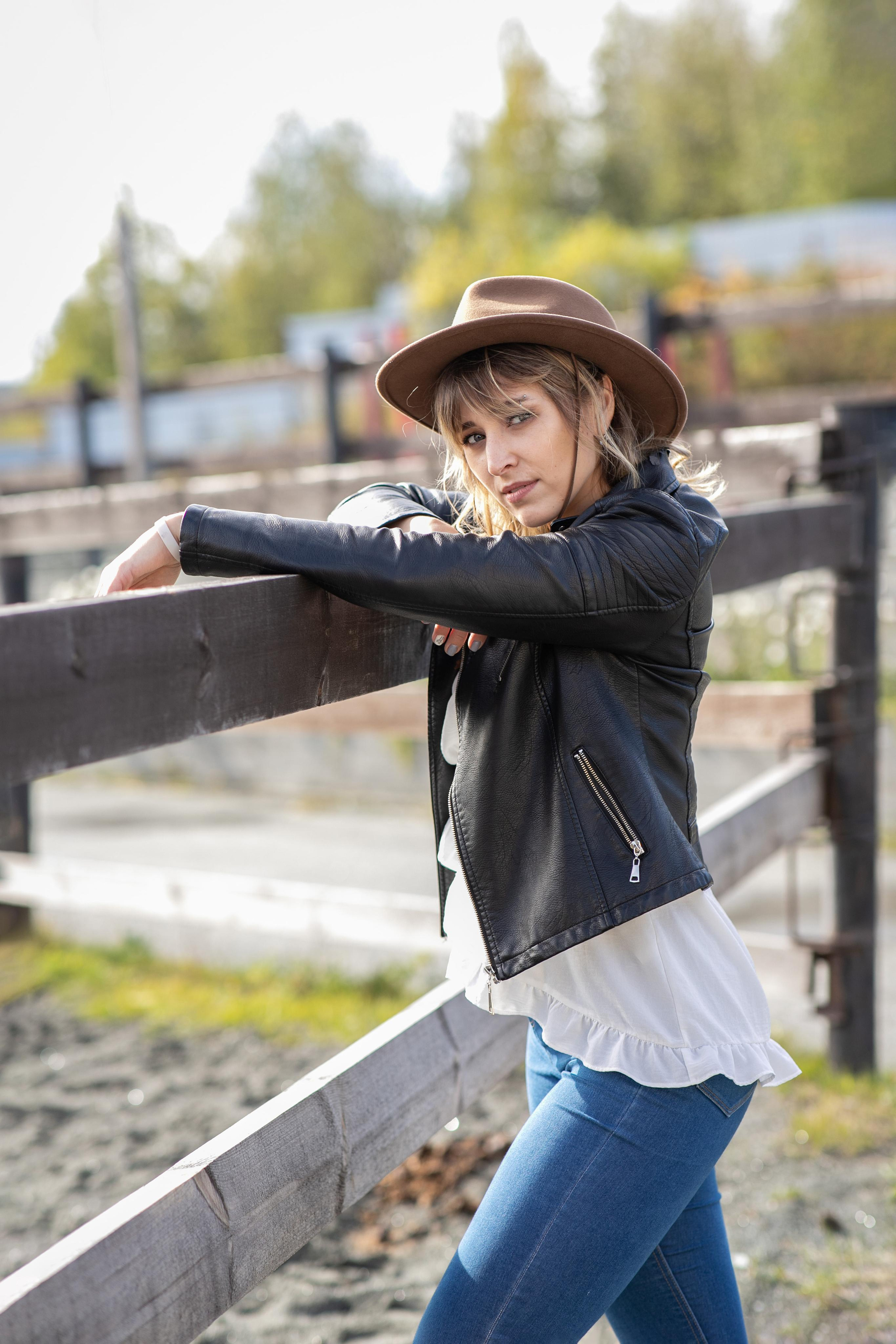 Женская. Меня зовут Марина Бастрикова