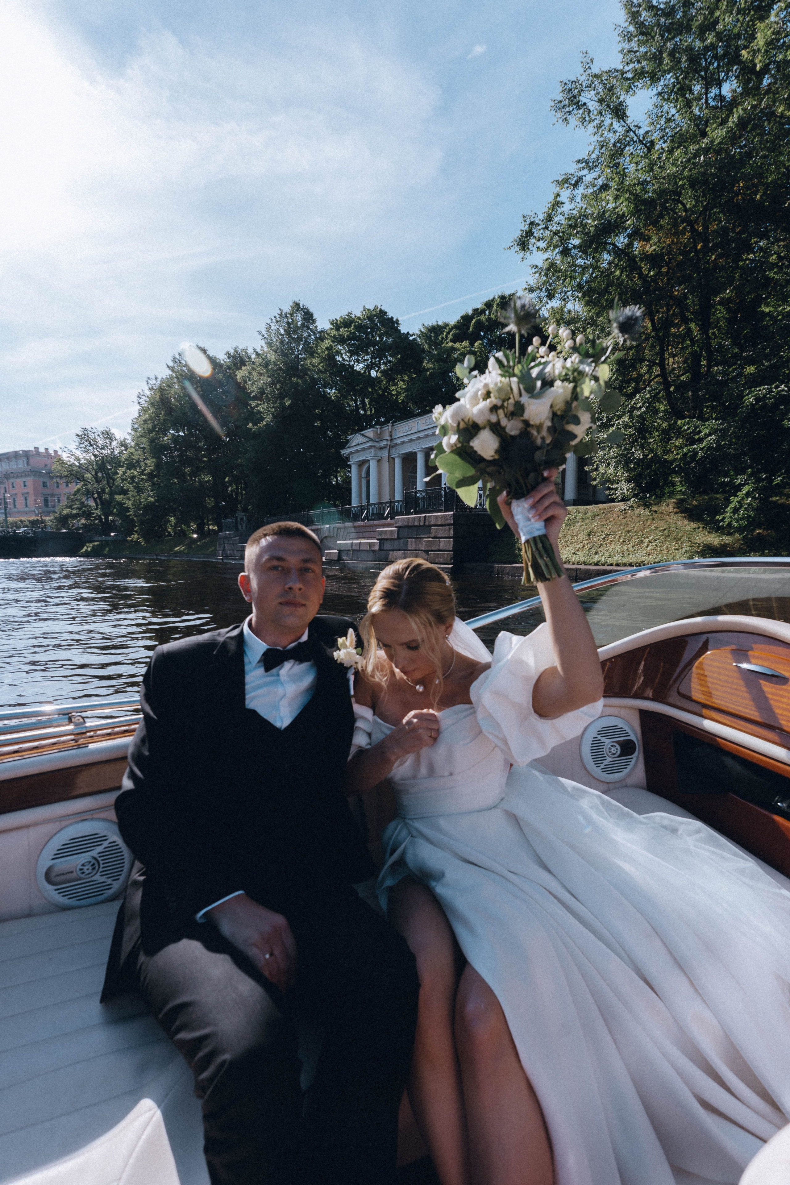 СВАДЕНБНАЯ СЬЕМКА НА КАТЕРЕ ПО КАНАЛАМ САНКТ-ПЕТЕРБУРГА И В АКВАТОРИИ НЕВЫ. Профессиональный фотограф, Санкт-Петербург — Виктория Богомолова